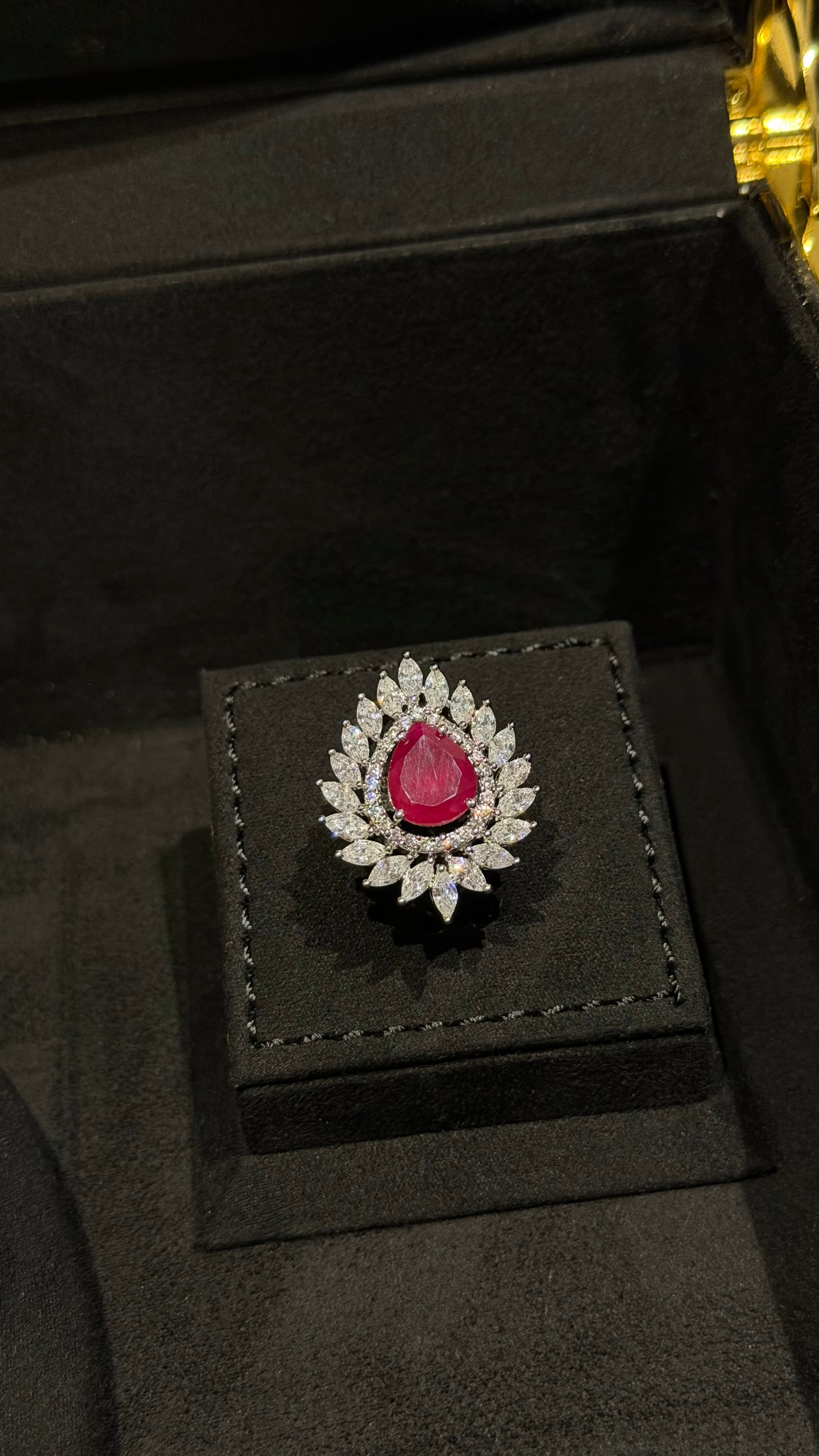 ALWEGAN | RED