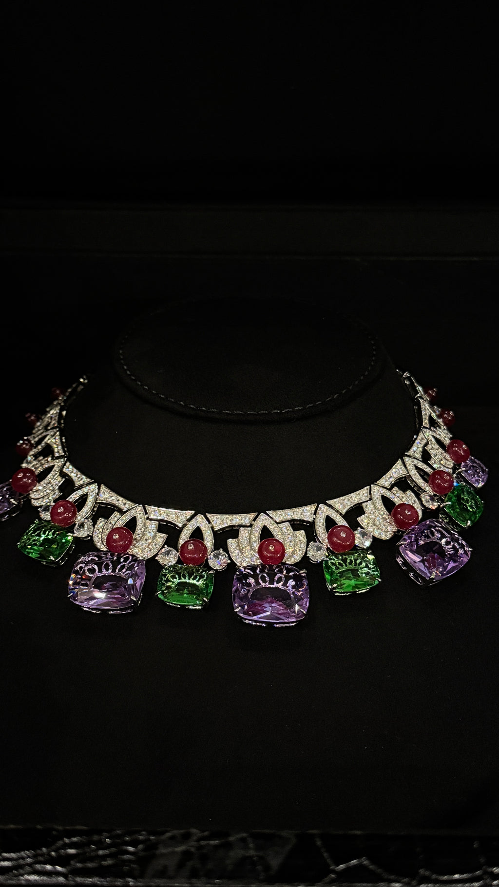 MUWEILAH | PURPLE & GREEN & RED