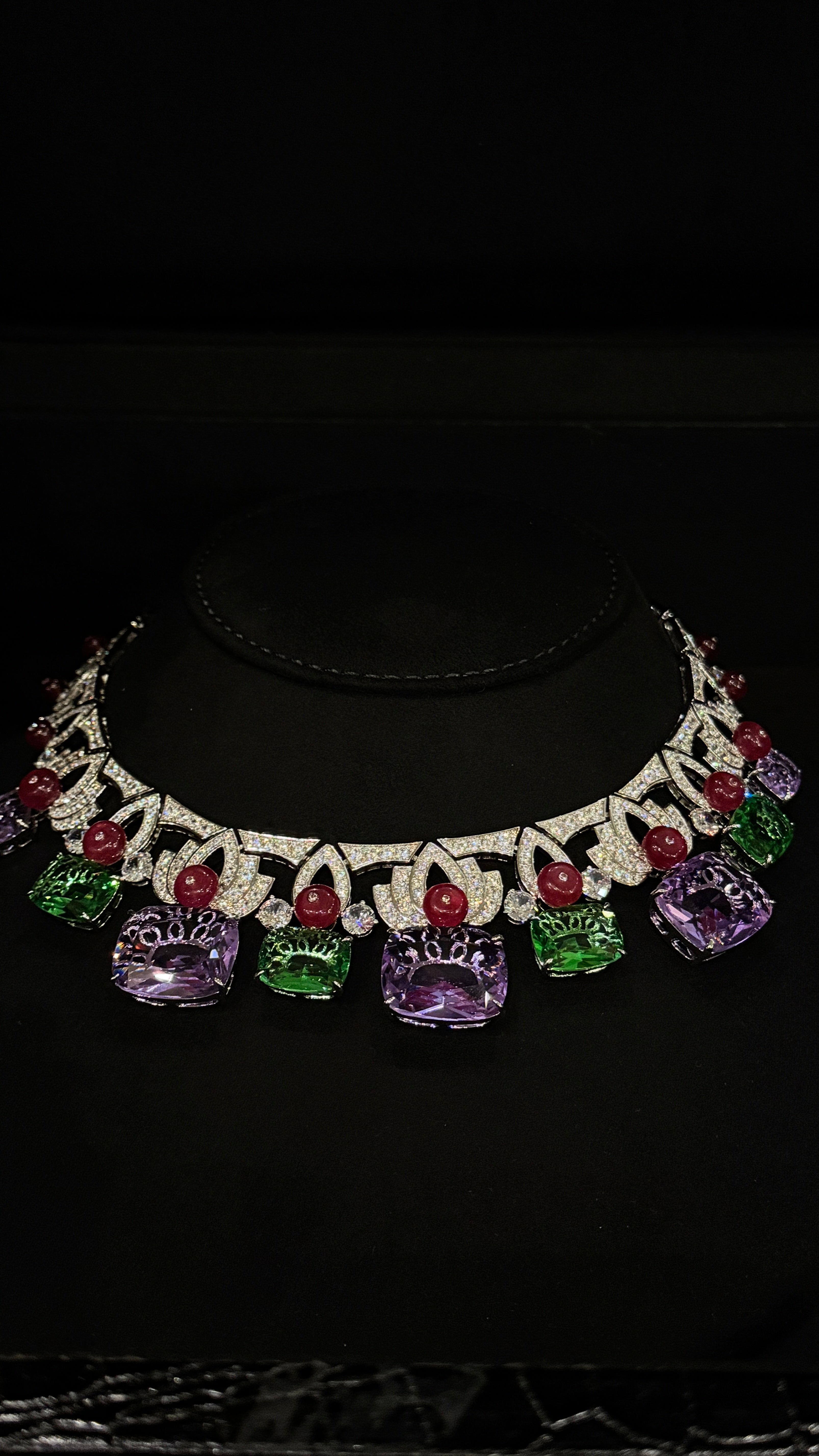 MUWEILAH | PURPLE & GREEN & RED