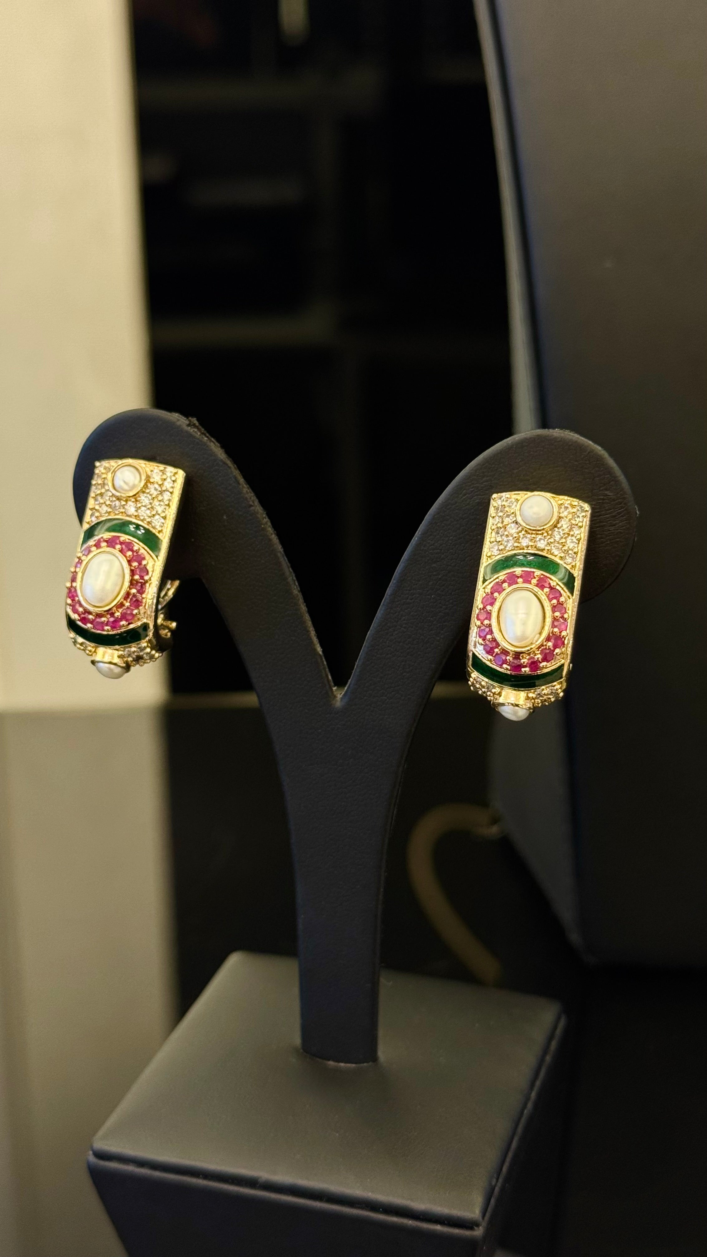 NO.037 | RED & GREEN