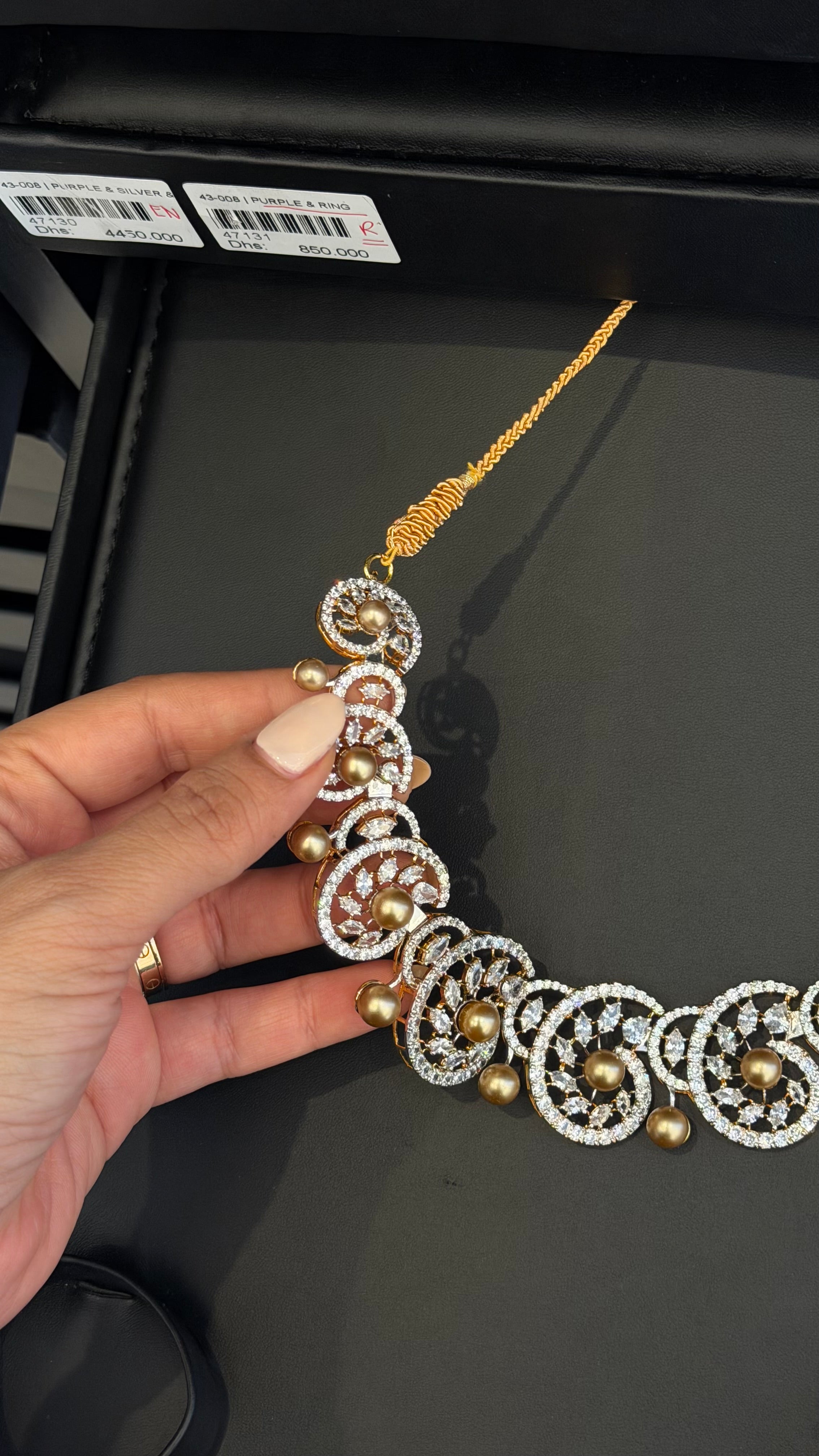 042 | SILVER & PEARLS