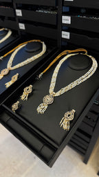 MZON | PEARLS & DARK BLUE