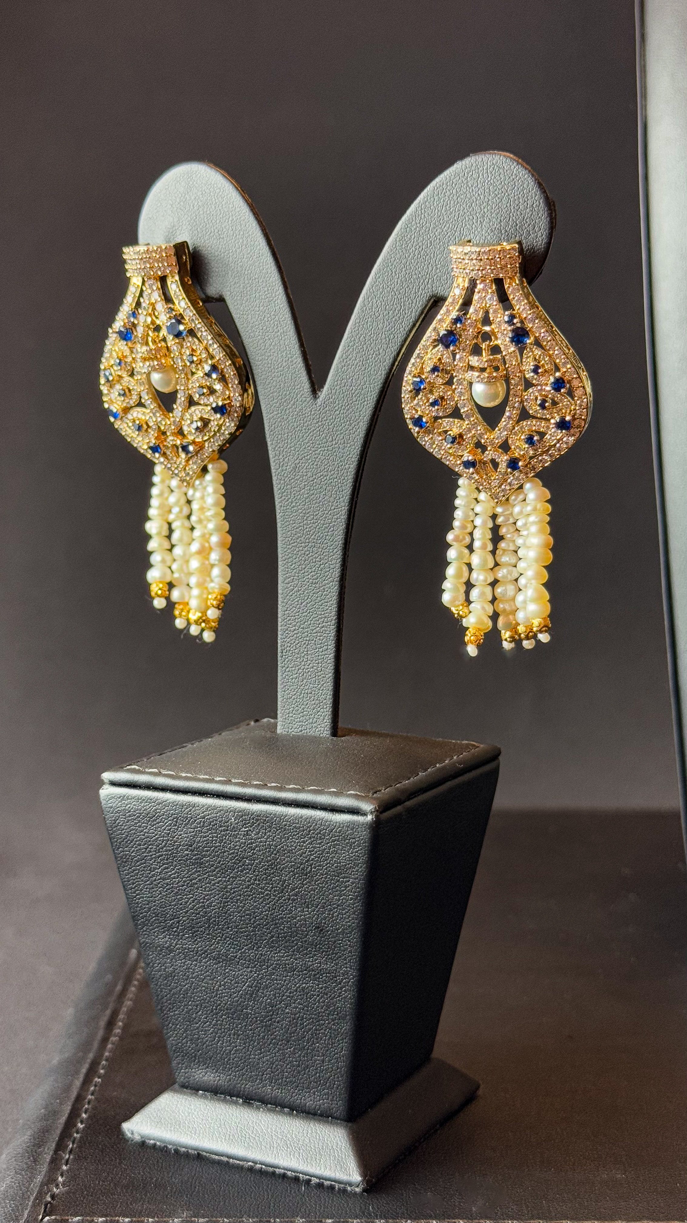 MZON | PEARLS & DARK BLUE