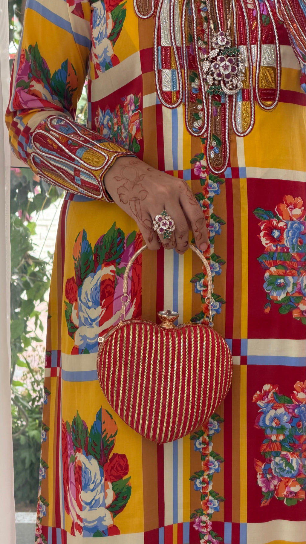 NO.041 | RED & GOLDEN