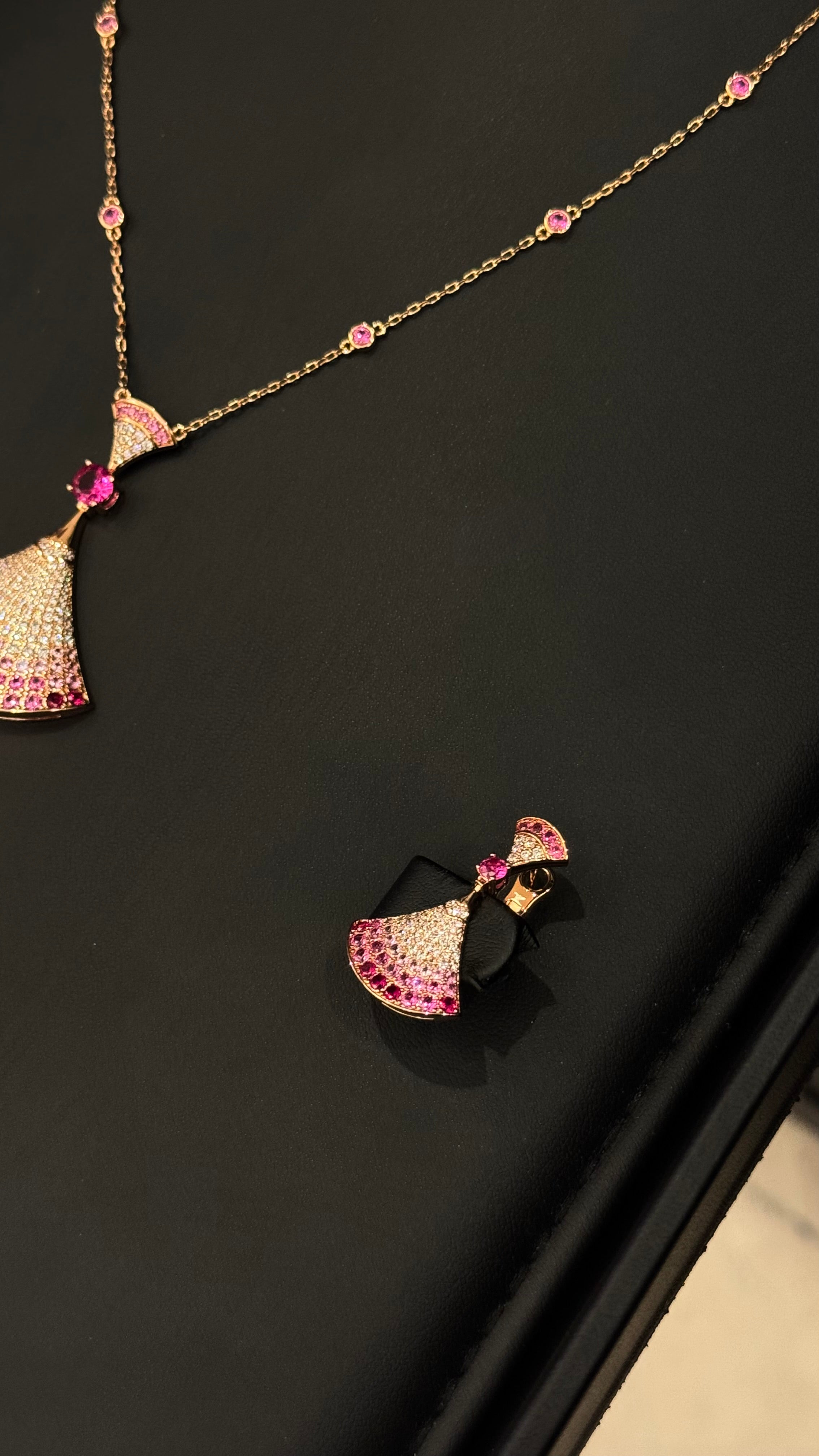 BEE | PINK & R GOLDEN