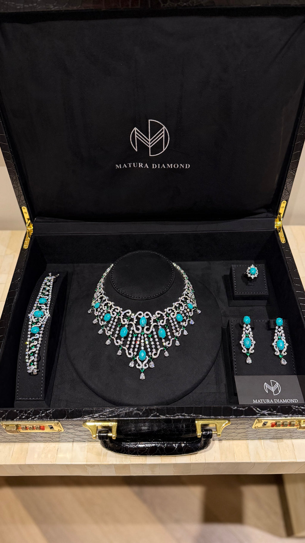 MAZYAD | TURQUOISE & GREEN