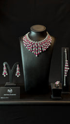 ALMARR | PEARLS & RED