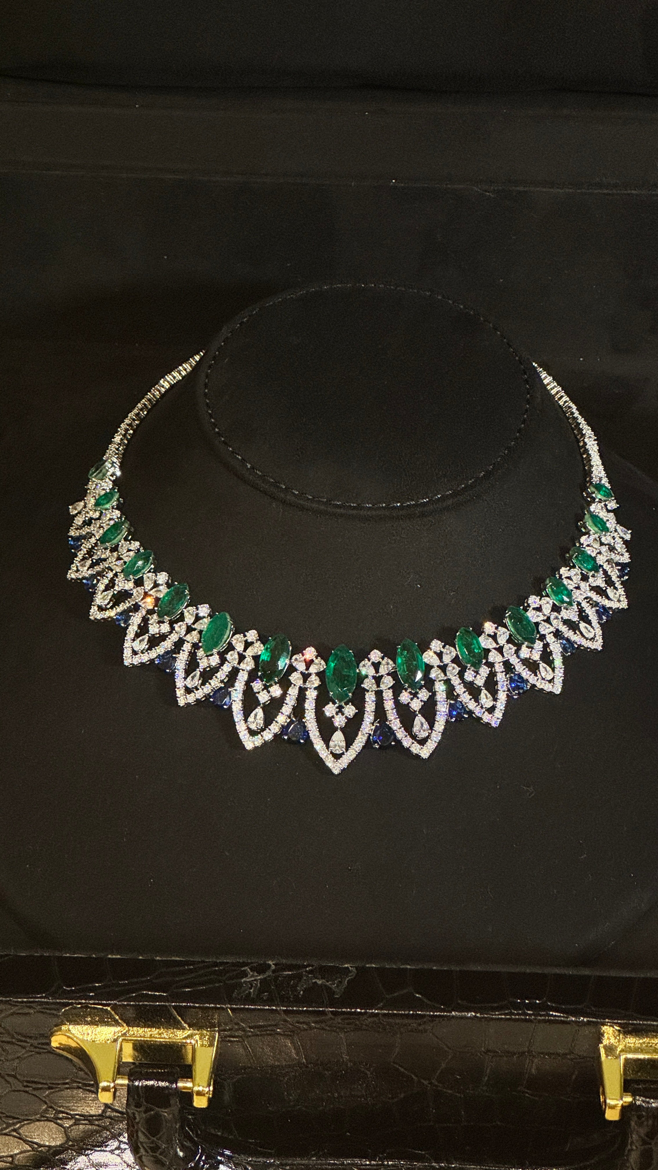 ALMAQAM | GREEN & BLUE