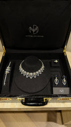 ALMAQAM | MO PEARL & WHITE