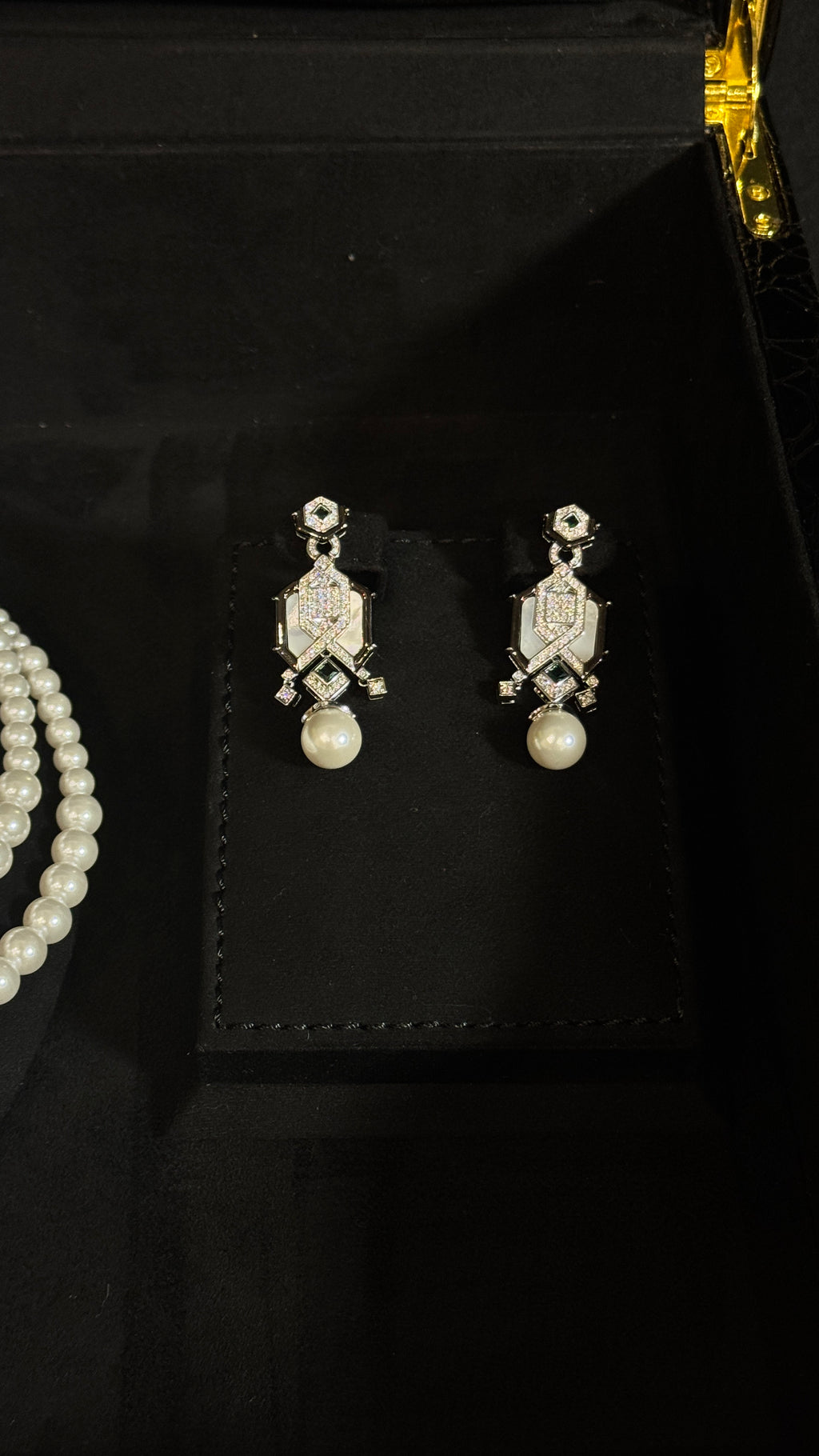 PEARLS-008 | BLACK