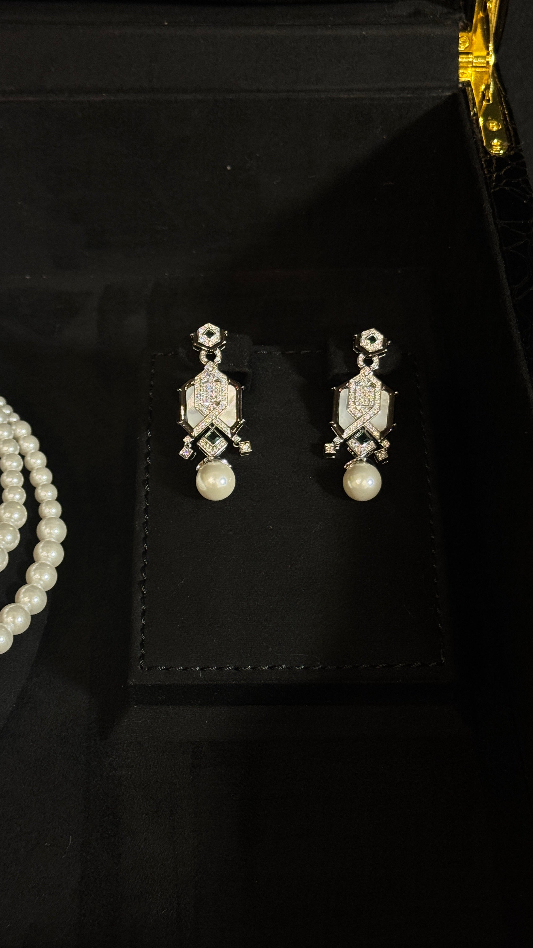 PEARLS-008 | BLACK