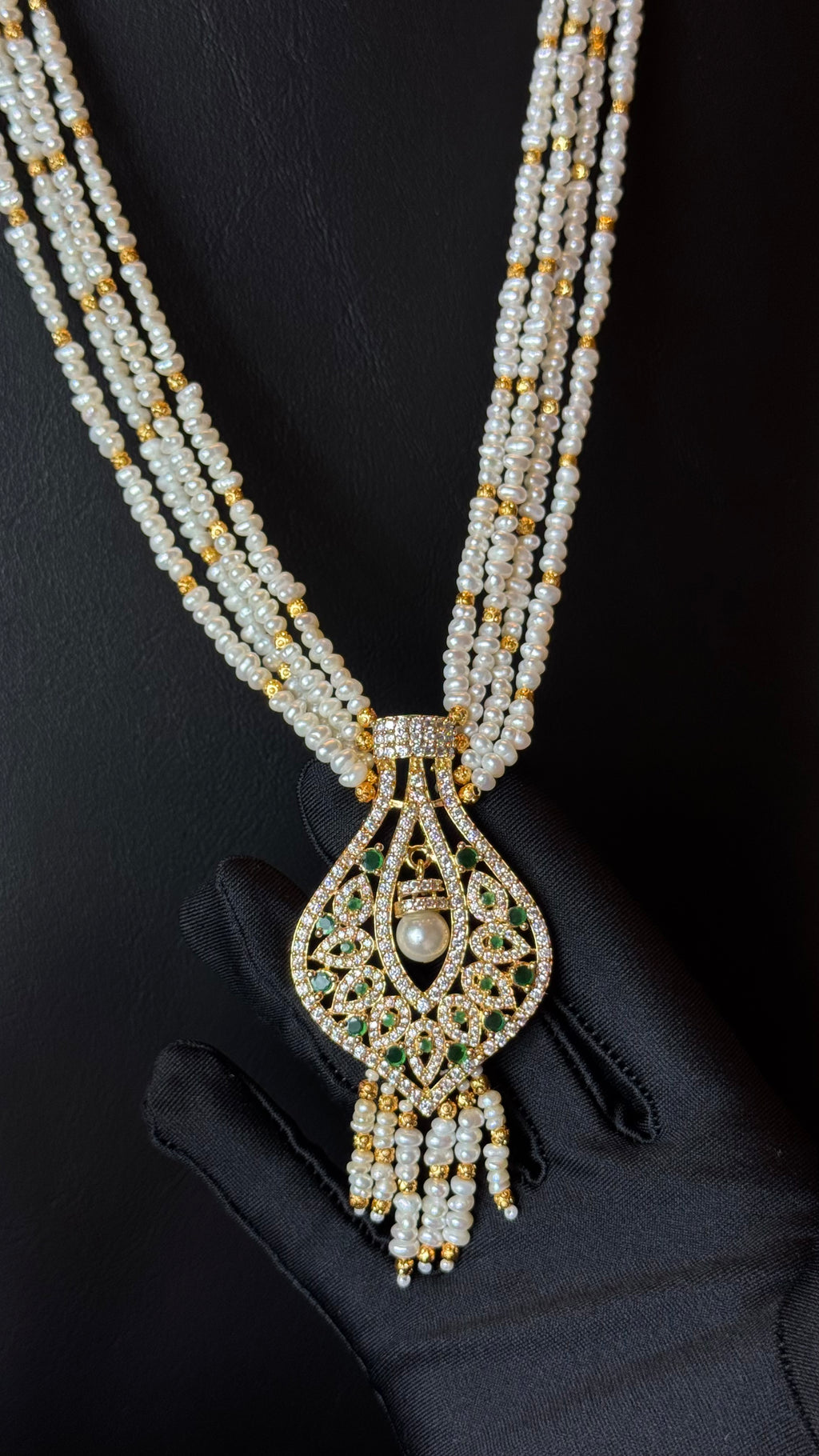 MZON | PEARLS & GREEN