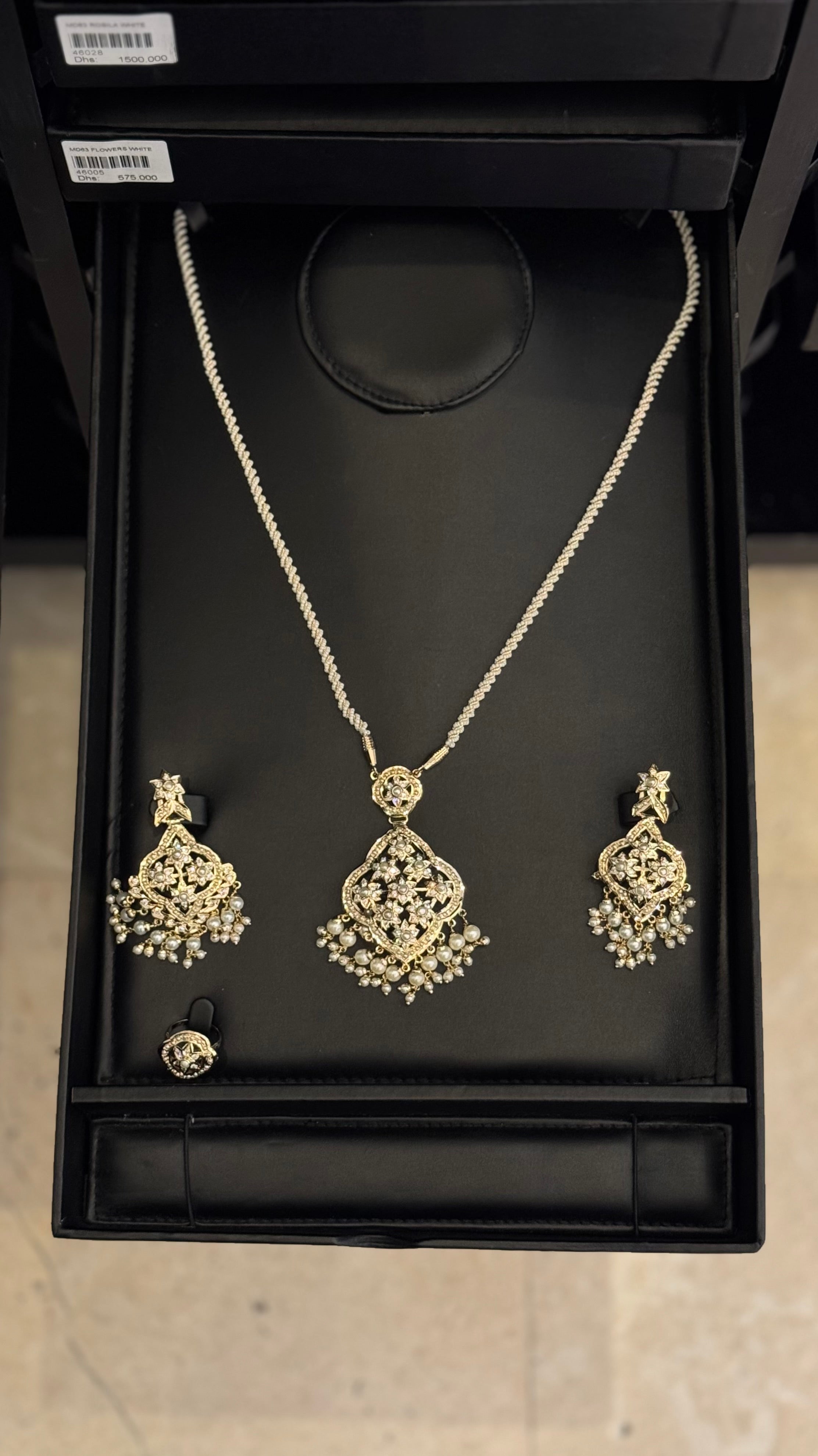 NO.026 | PEARLS & GOLDEN