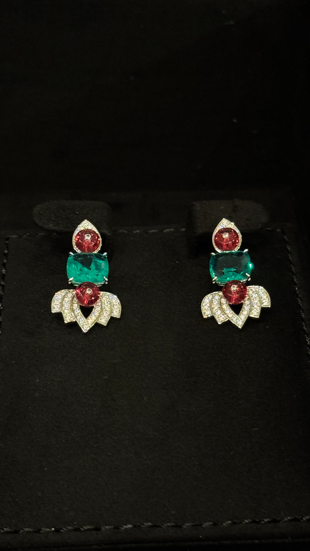 MUWEILAH | PURPLE & GREEN & RED