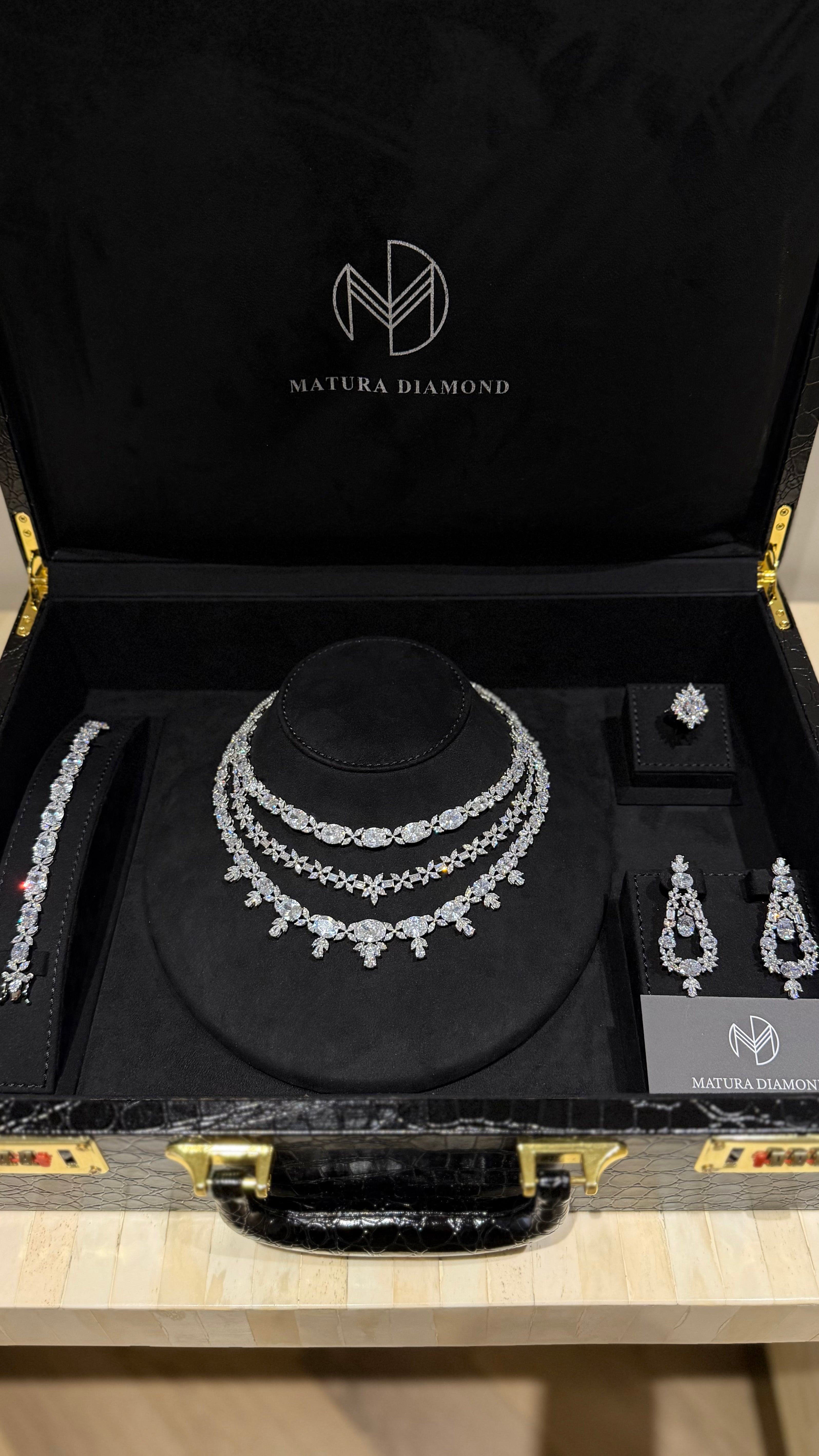 HATTA | WHITE & LINES