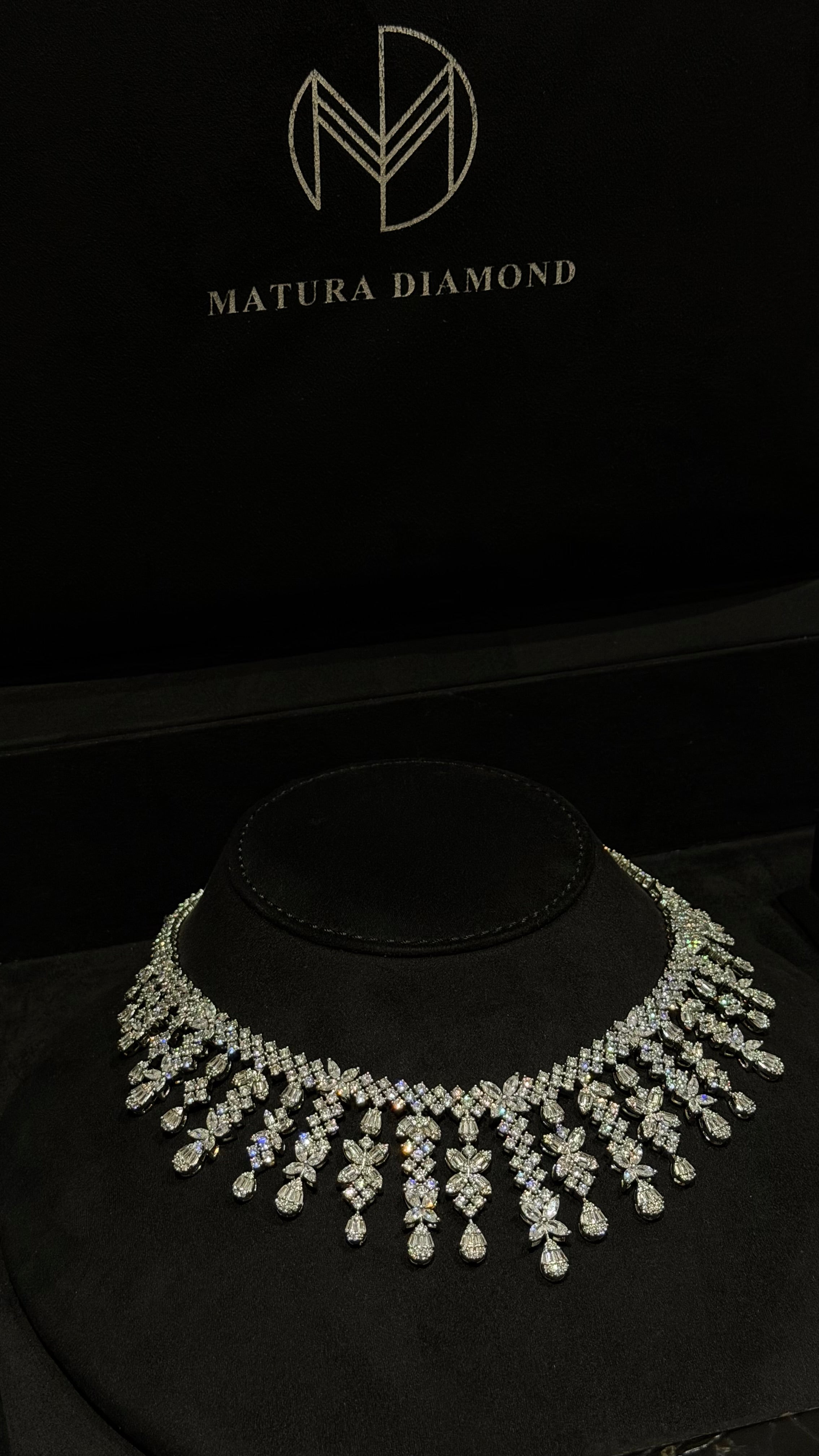 MUHAISNA | WHITE