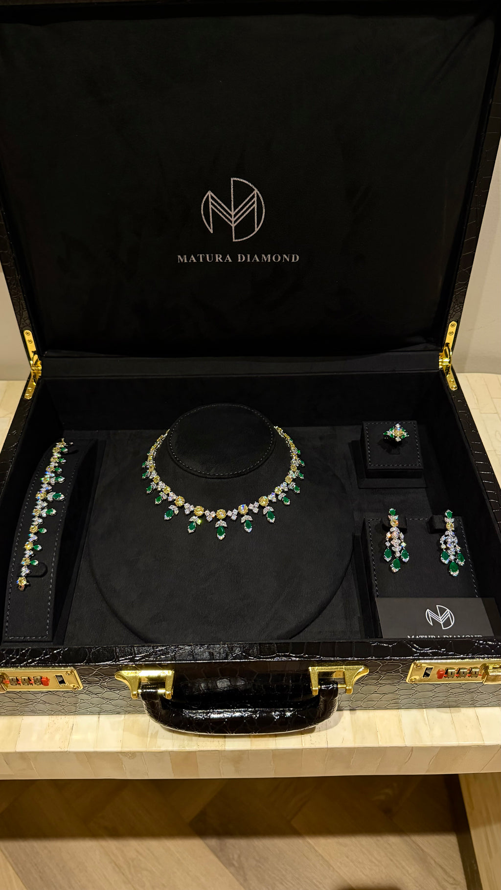 ALJURF | YELLOW & GREEN