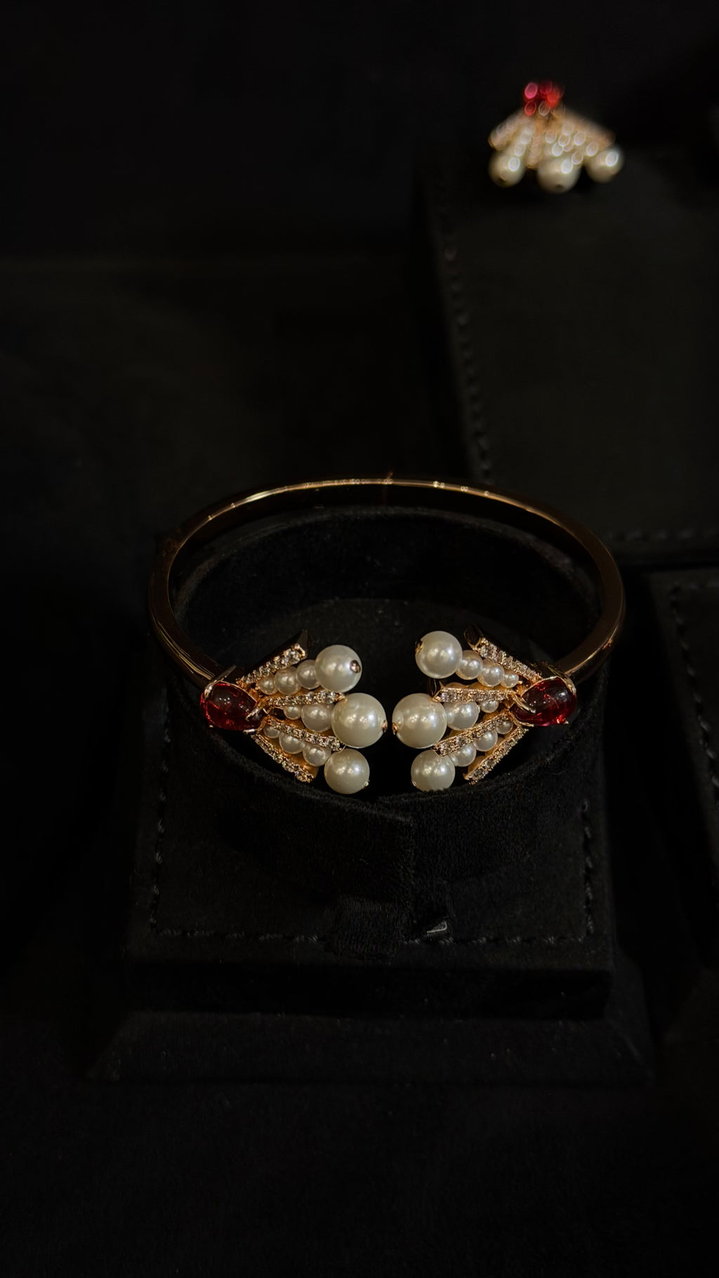 ALYAHAR | RED & PEARLS & R.GOLDEN