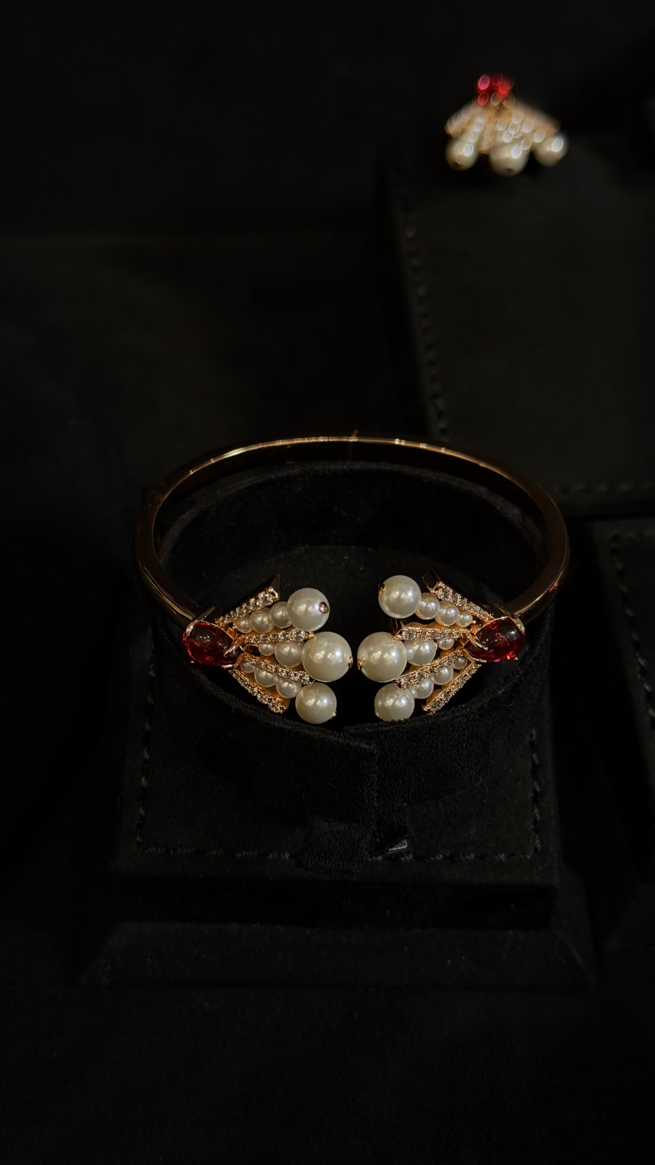 ALYAHAR | RED & PEARLS & R.GOLDEN