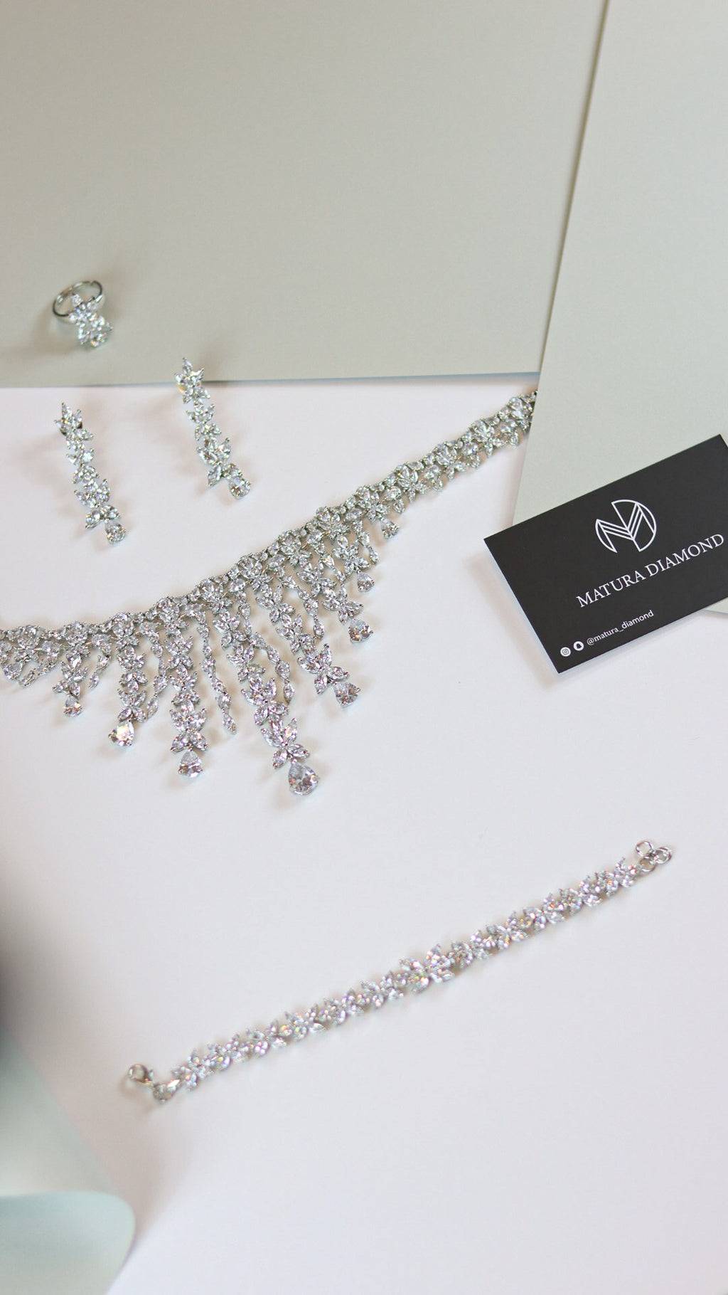 CHOKER ALBARSHA | WHITE