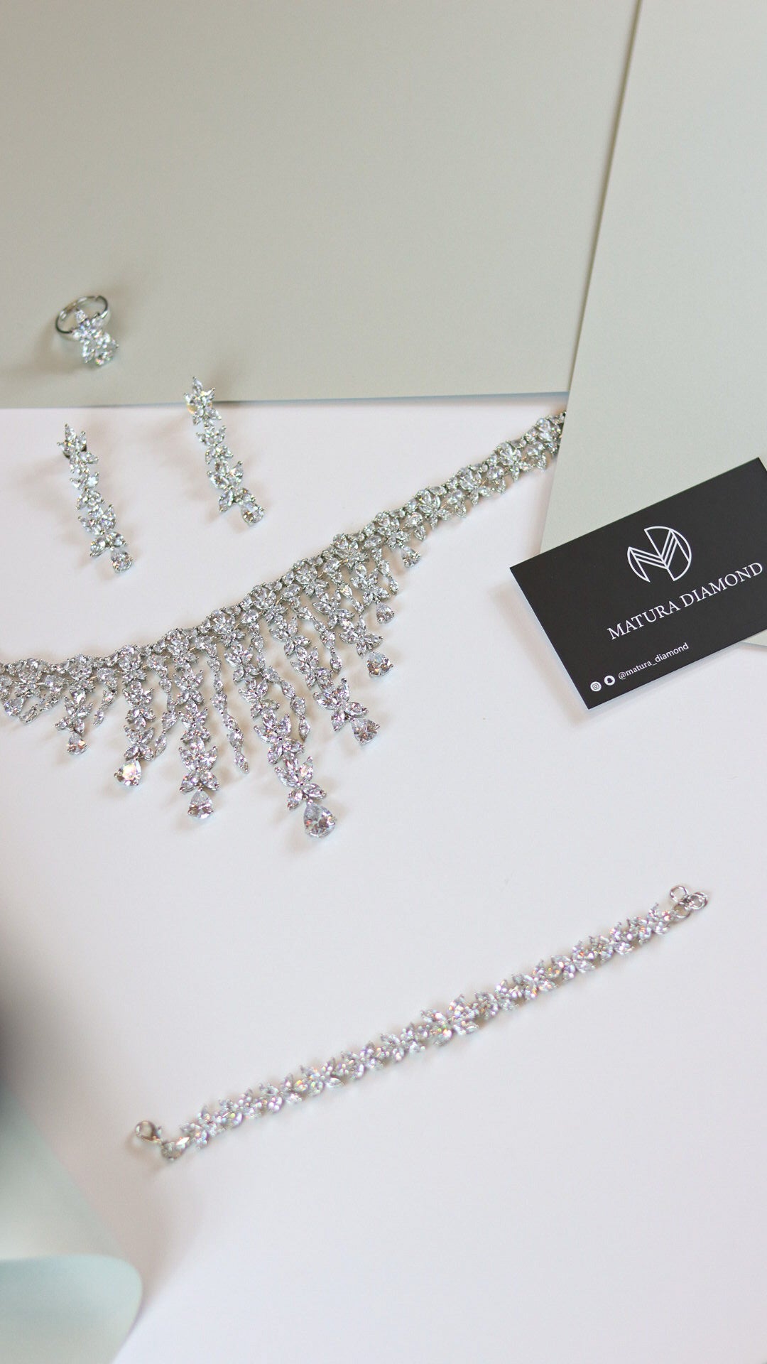 CHOKER ALBARSHA | WHITE