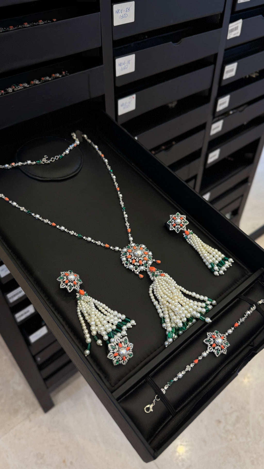 SABAH | PEARLS & ORANGE & GREEN