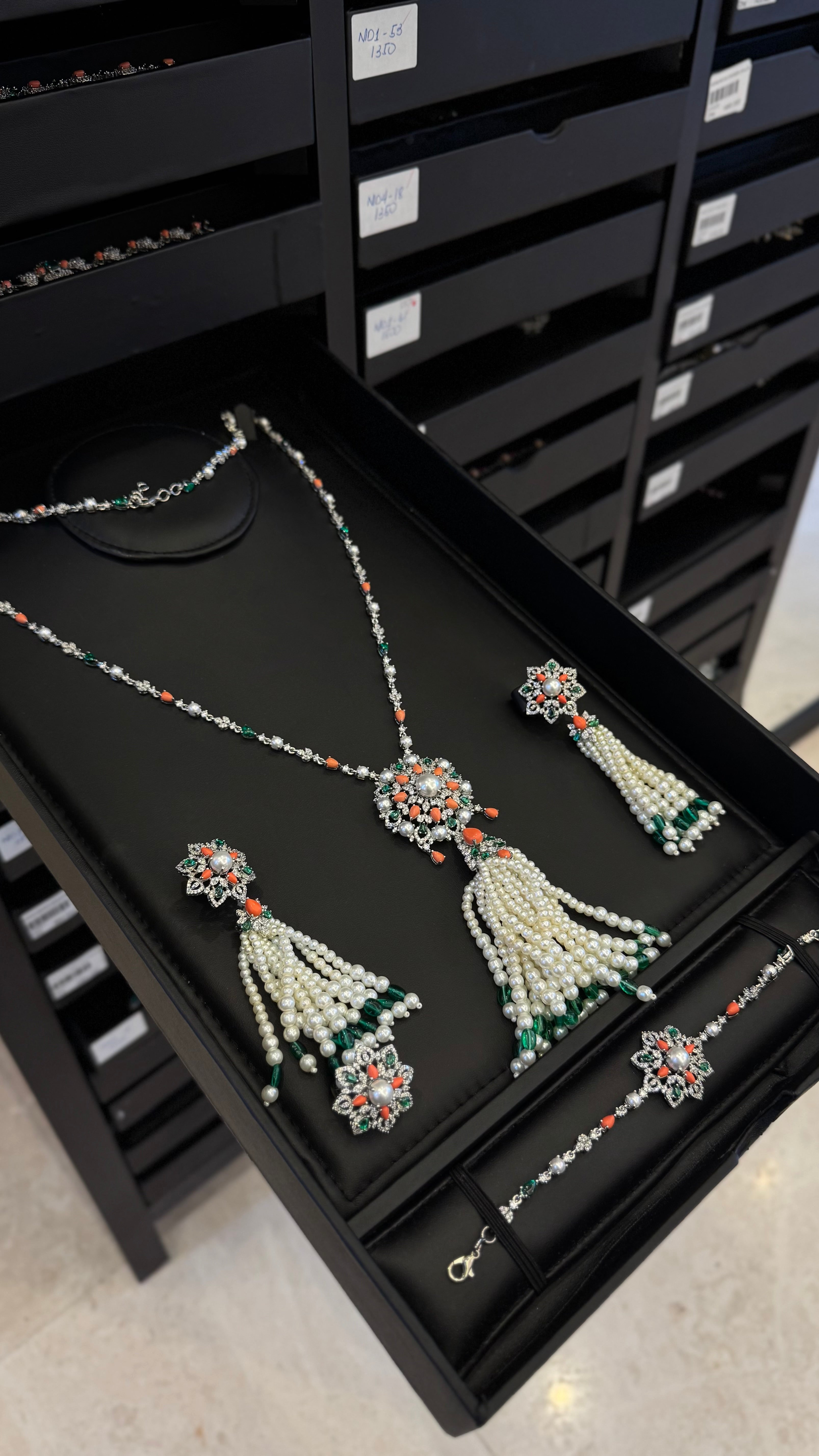 SABAH | PEARLS & ORANGE & GREEN