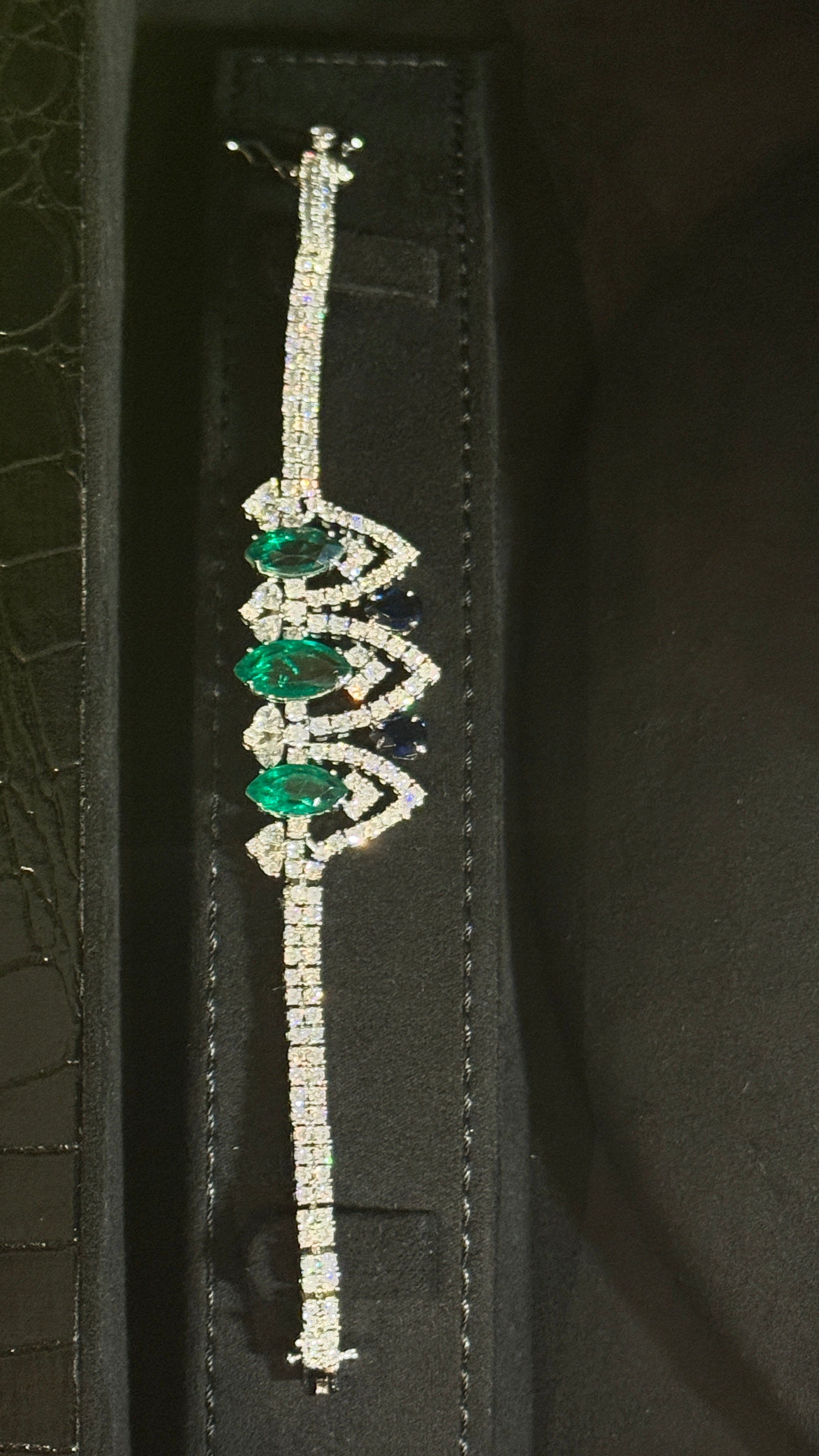 ALMAQAM | GREEN & BLUE