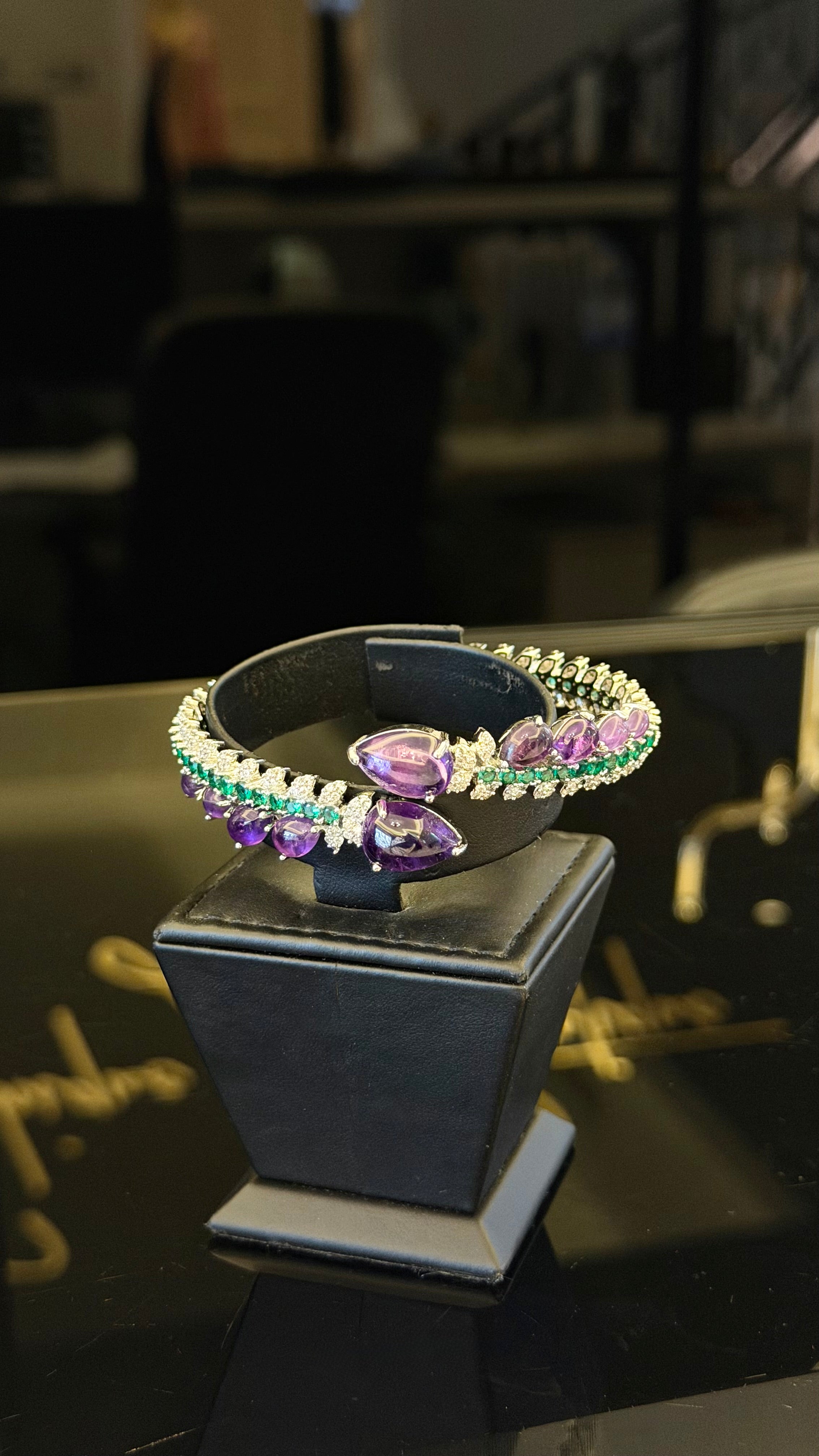 CHOKER ALRUMAILA | PURPLE & GREEN