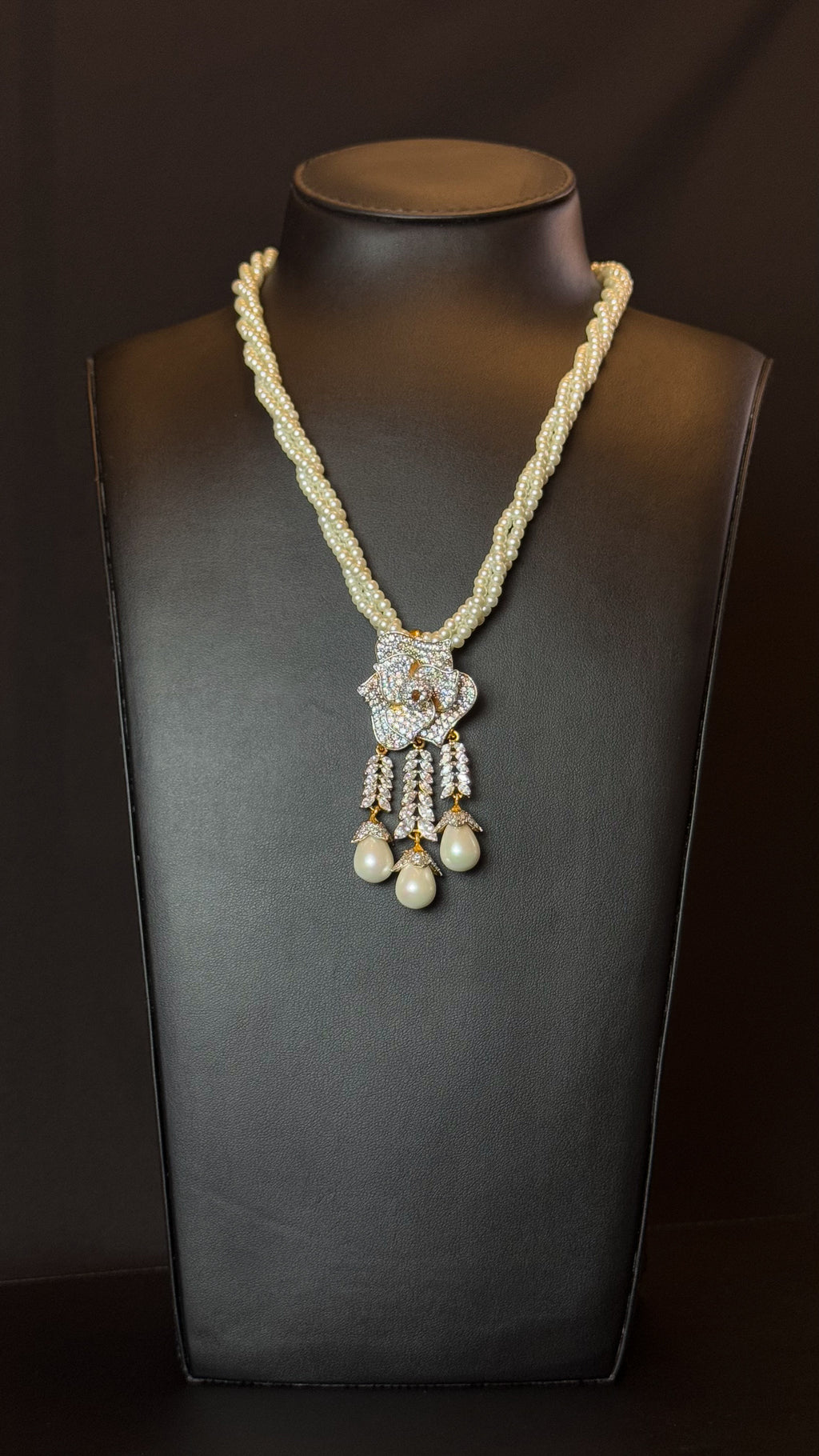 WARDA | SILVER & PEARLS