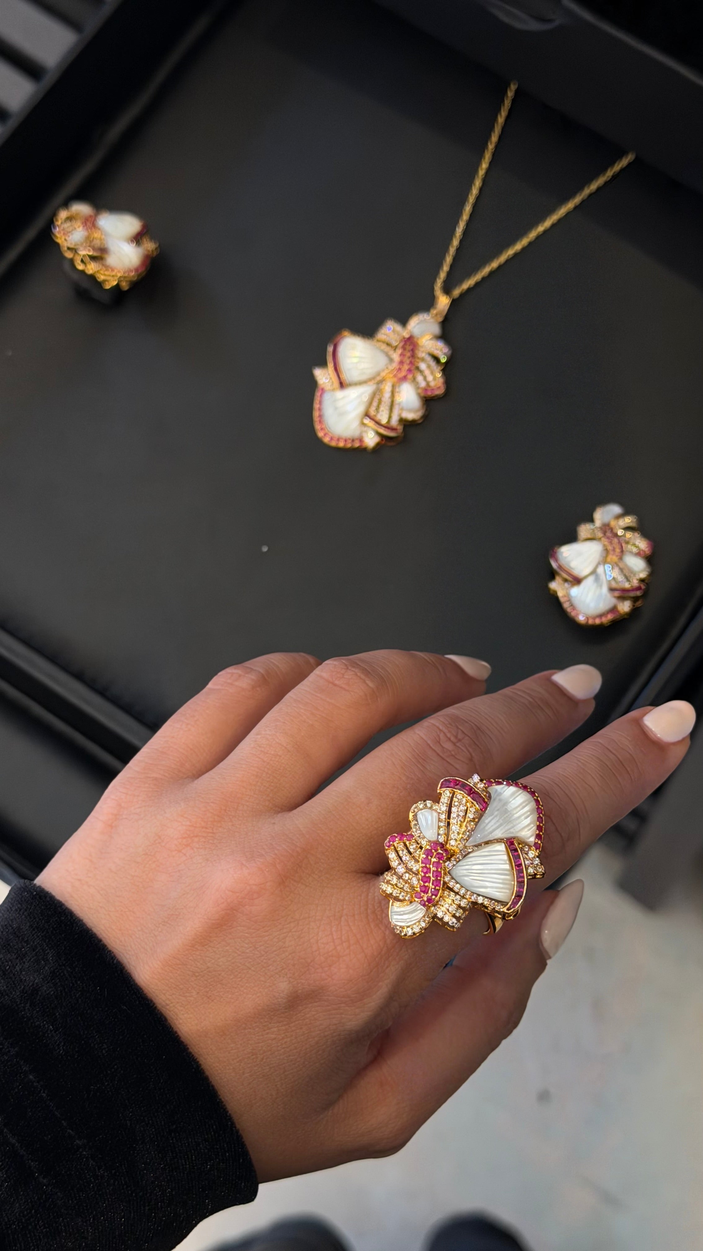 VINTAGE NO.3 | SILVER & RED