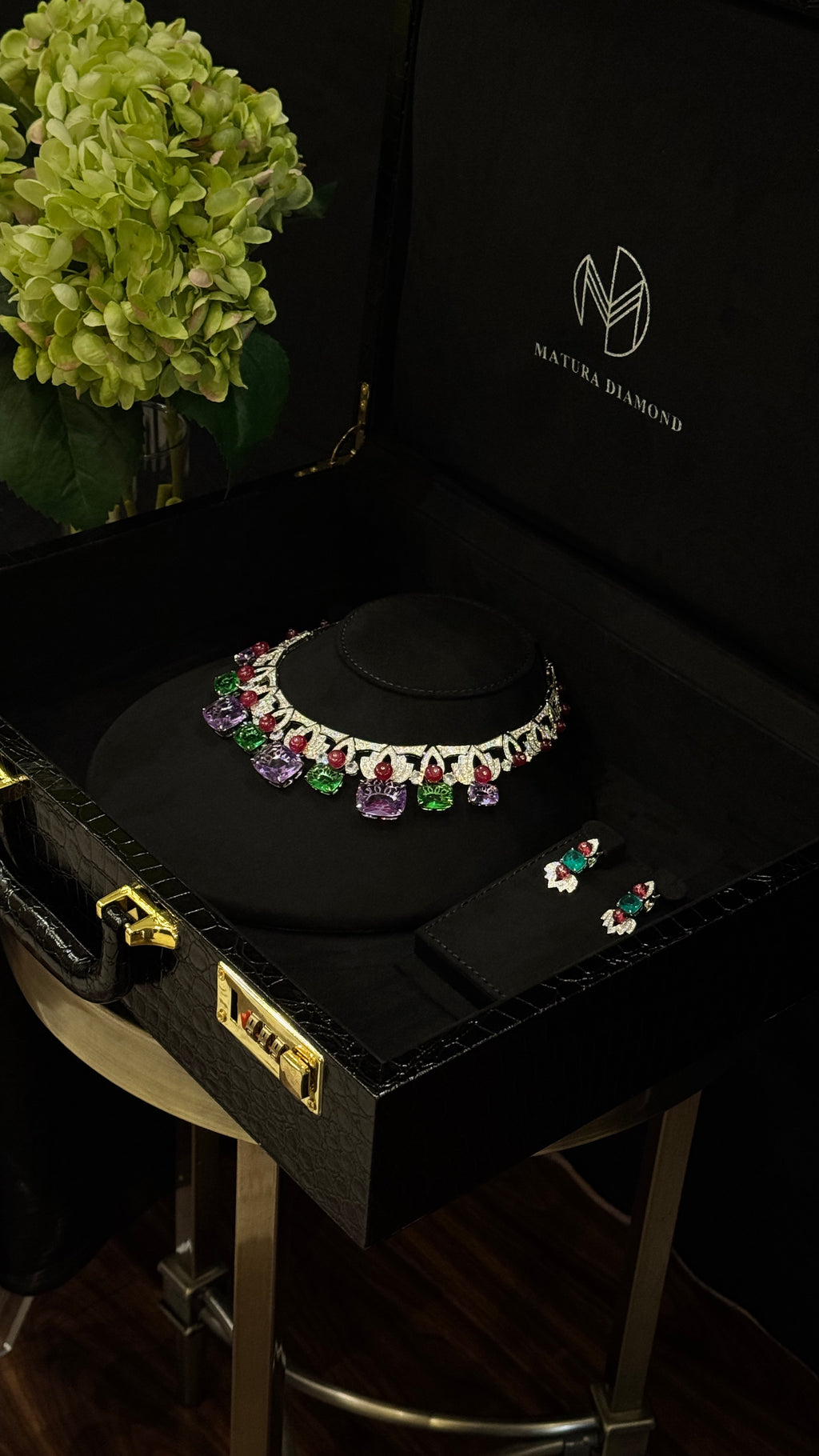 MUWEILAH | PURPLE & GREEN & RED