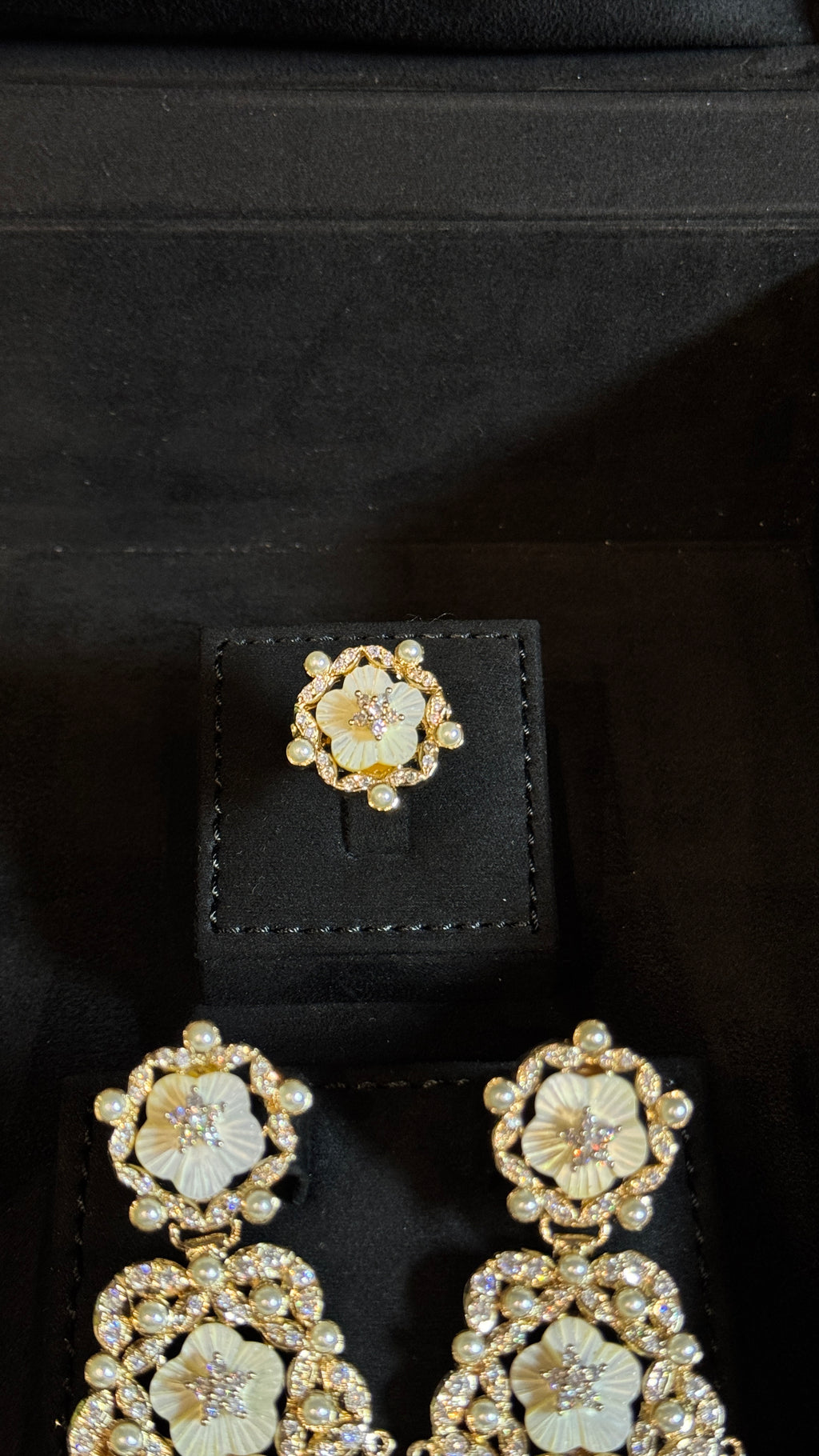 NO.020 (2) | PEARLS & WHITE & GOLDEN