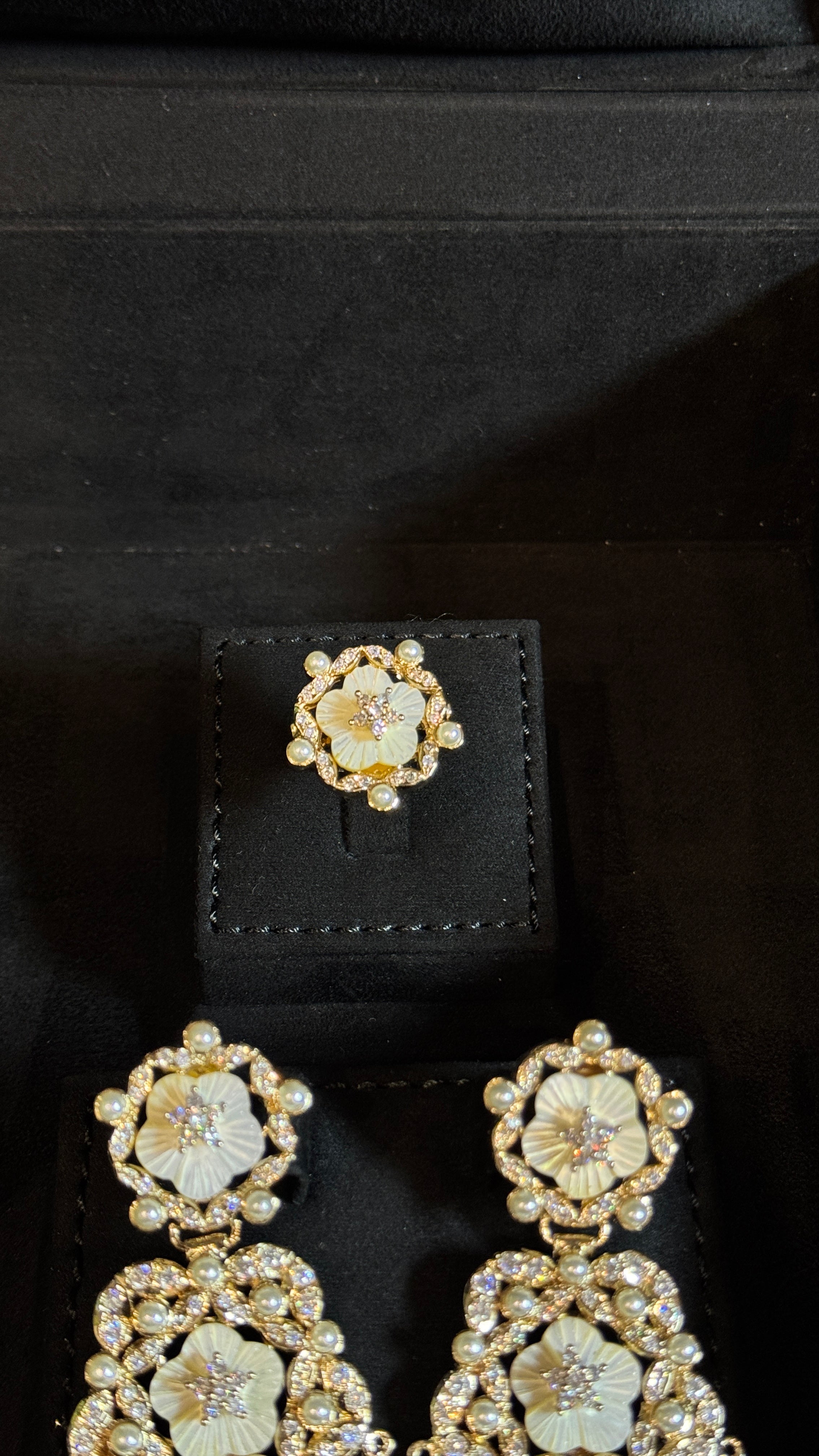 NO.020 (2) | PEARLS & WHITE & GOLDEN