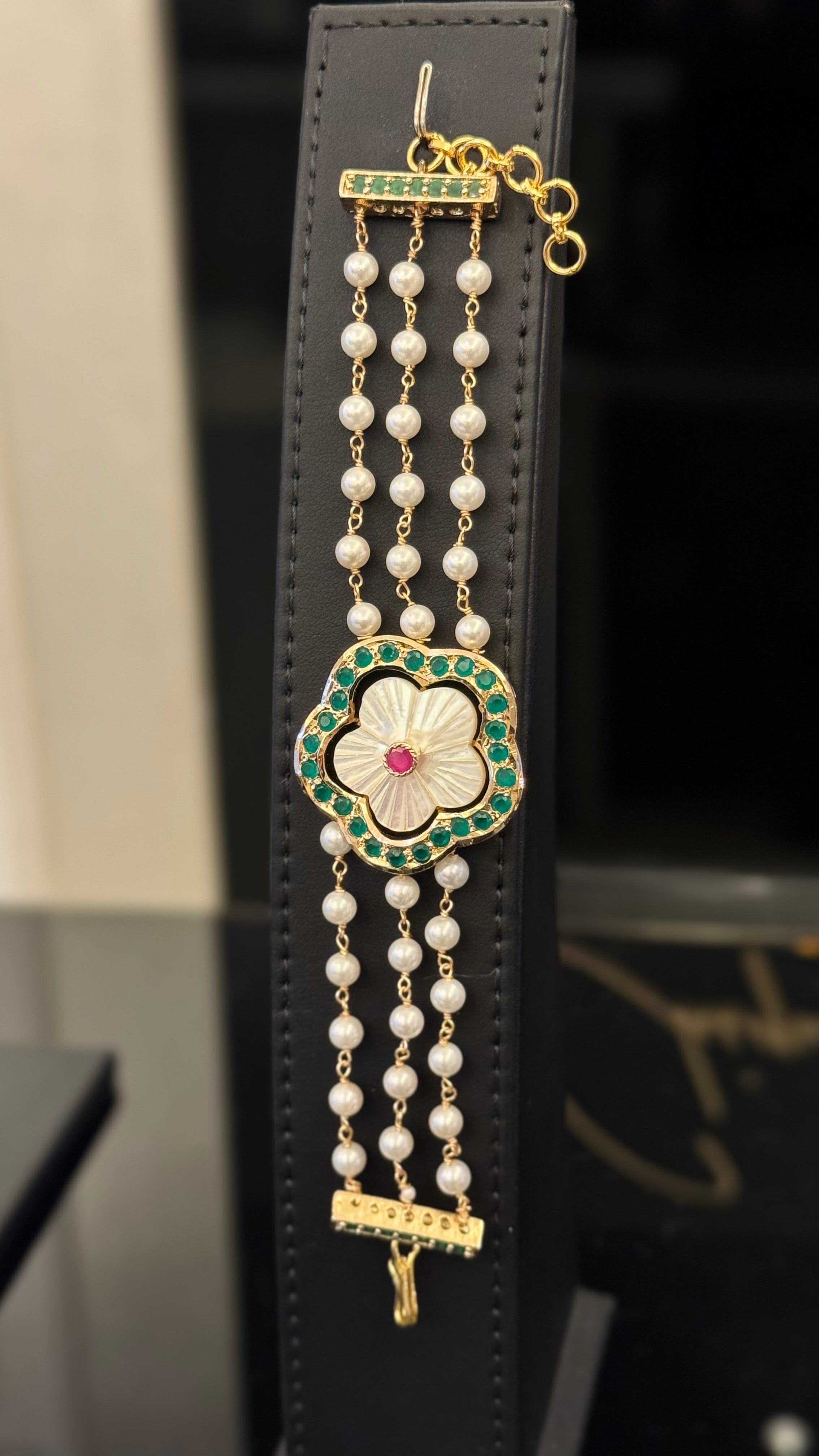 NO.030 | PEARLS & GOLDEN