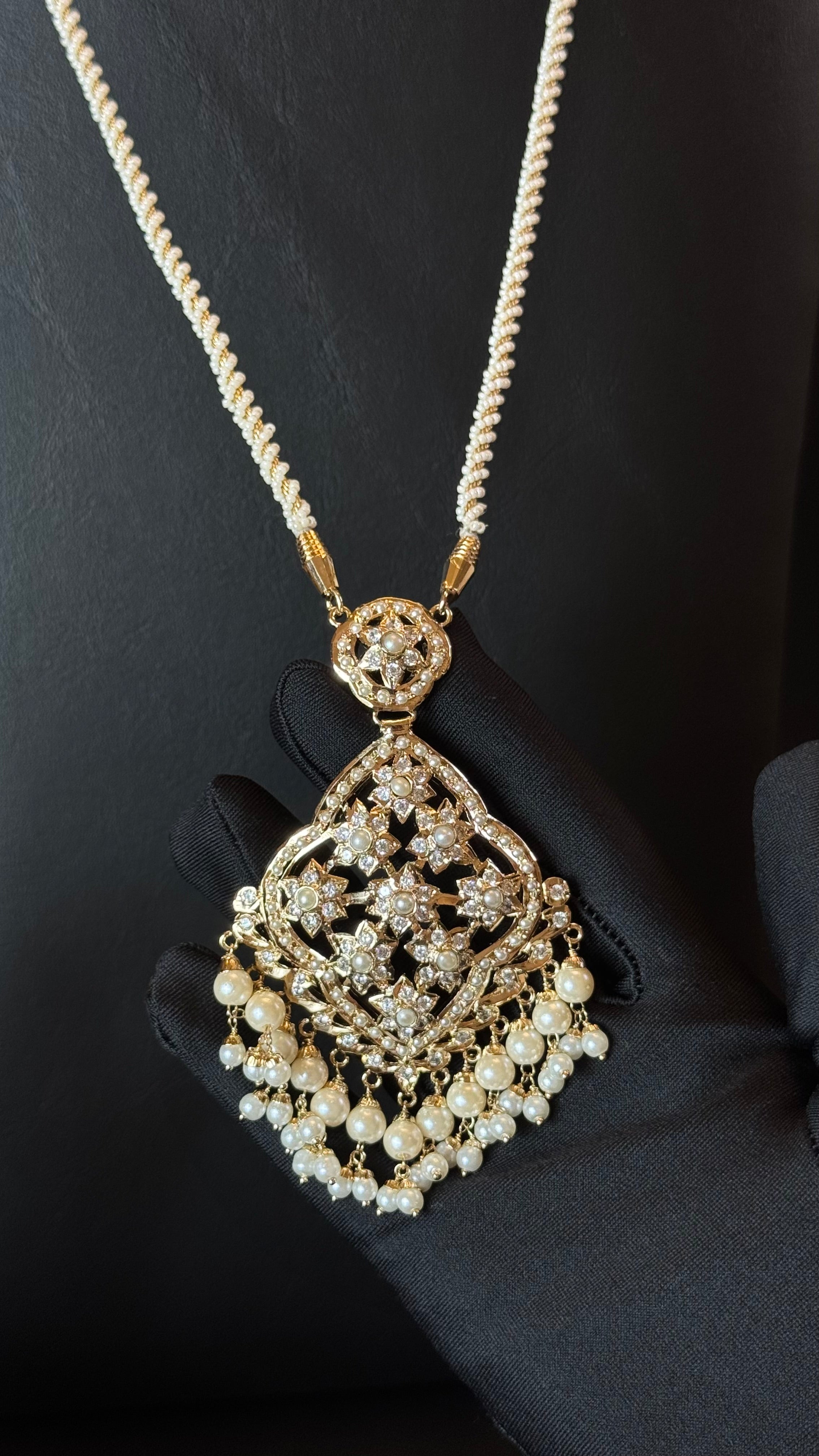 NO.026 | PEARLS & GOLDEN