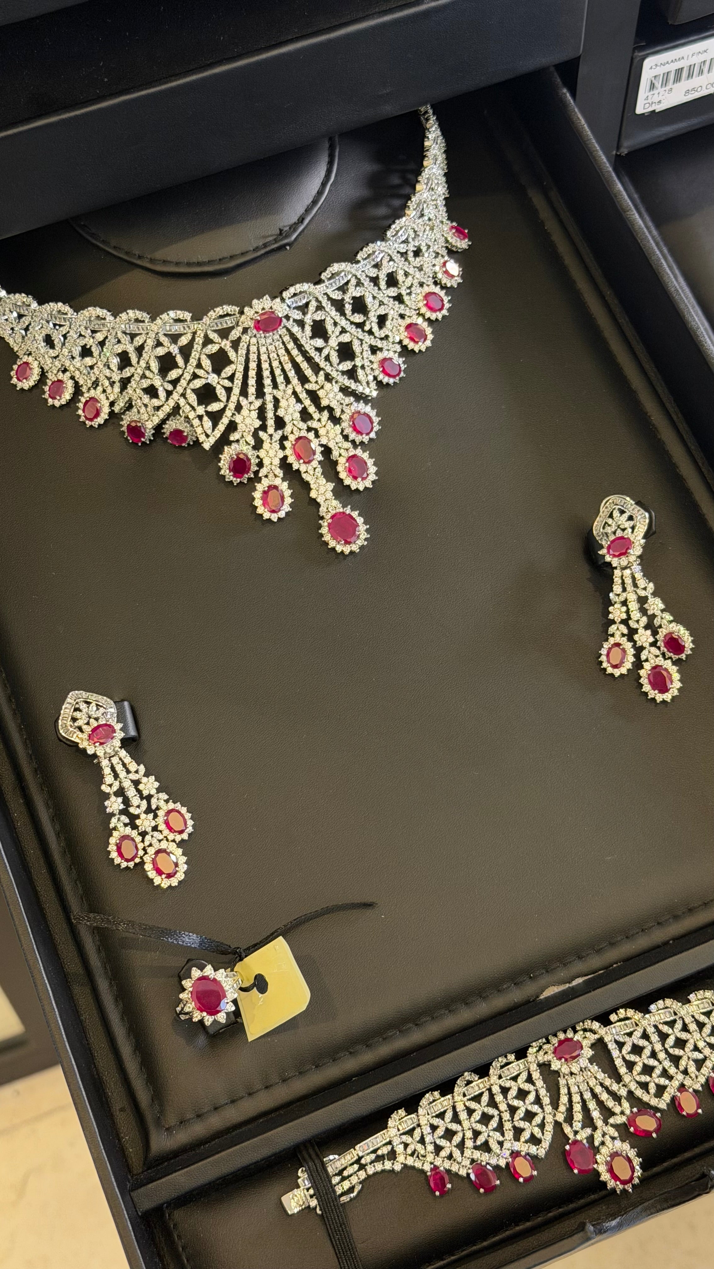 CHOKER SABKHA | RED