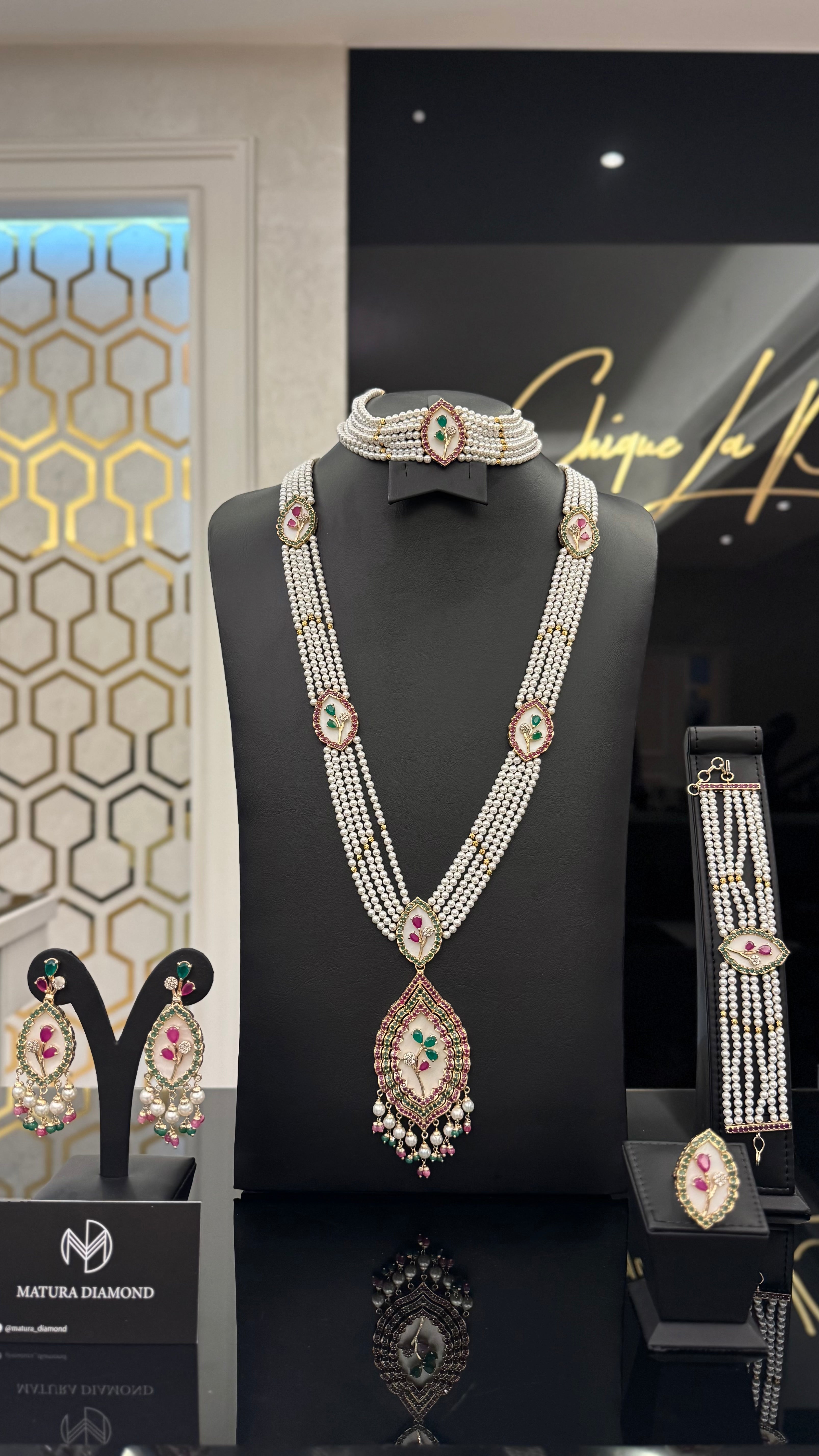 NO.034 | PEARLS & GOLDEN