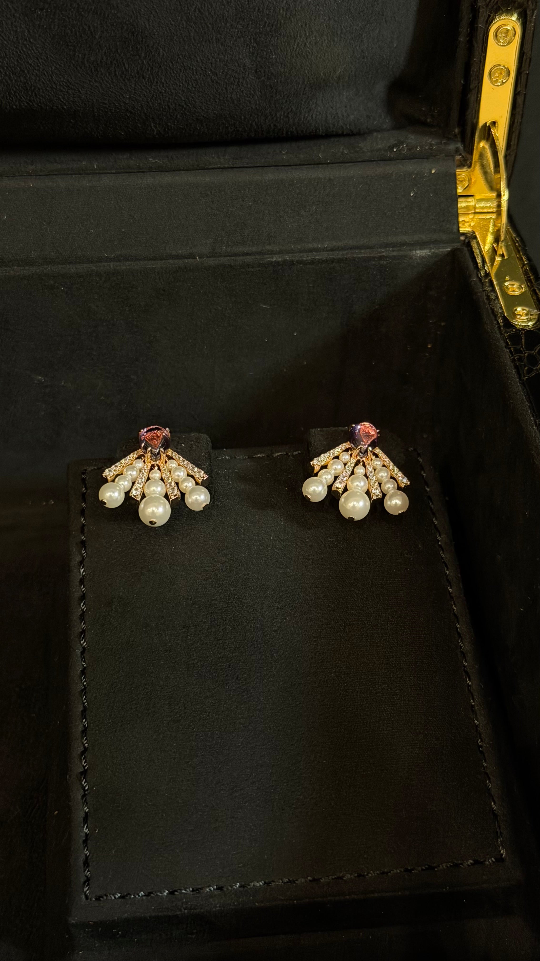 ALYAHAR | PURPLE & PEARLS & R.GOLDEN
