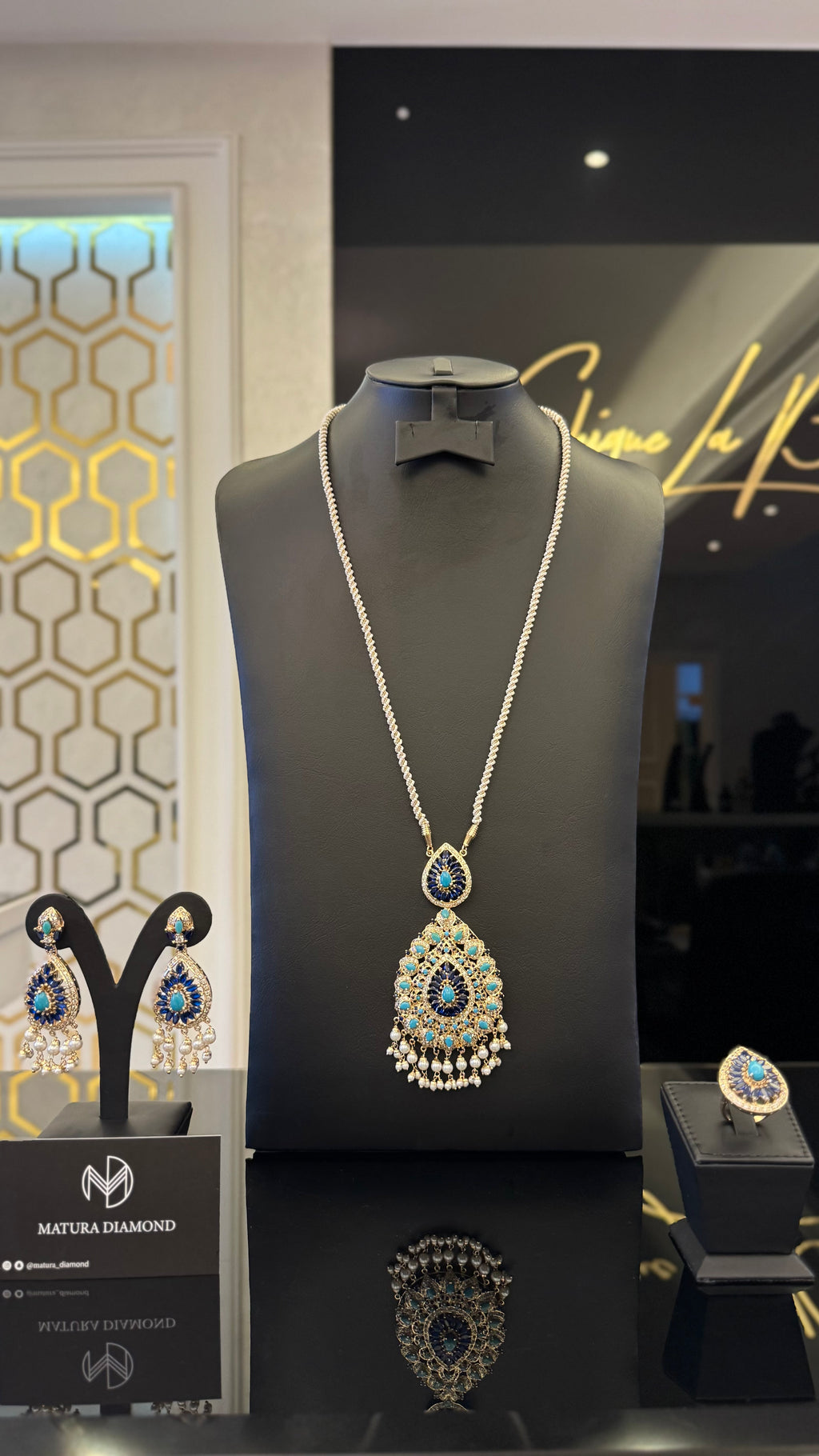NO.067 | BLUE & TUR