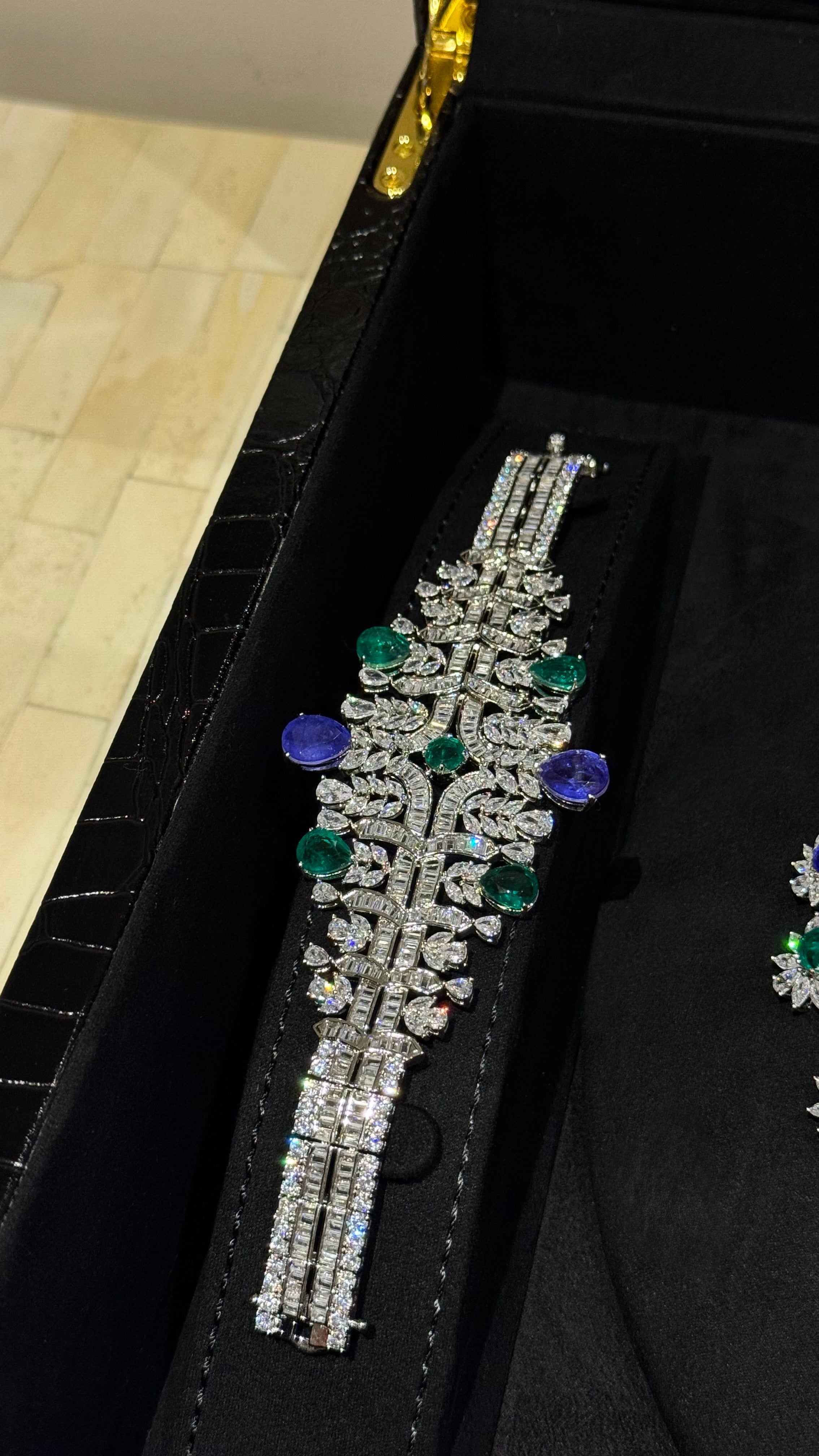 ALKUWAITAT | BLUE & GREEN