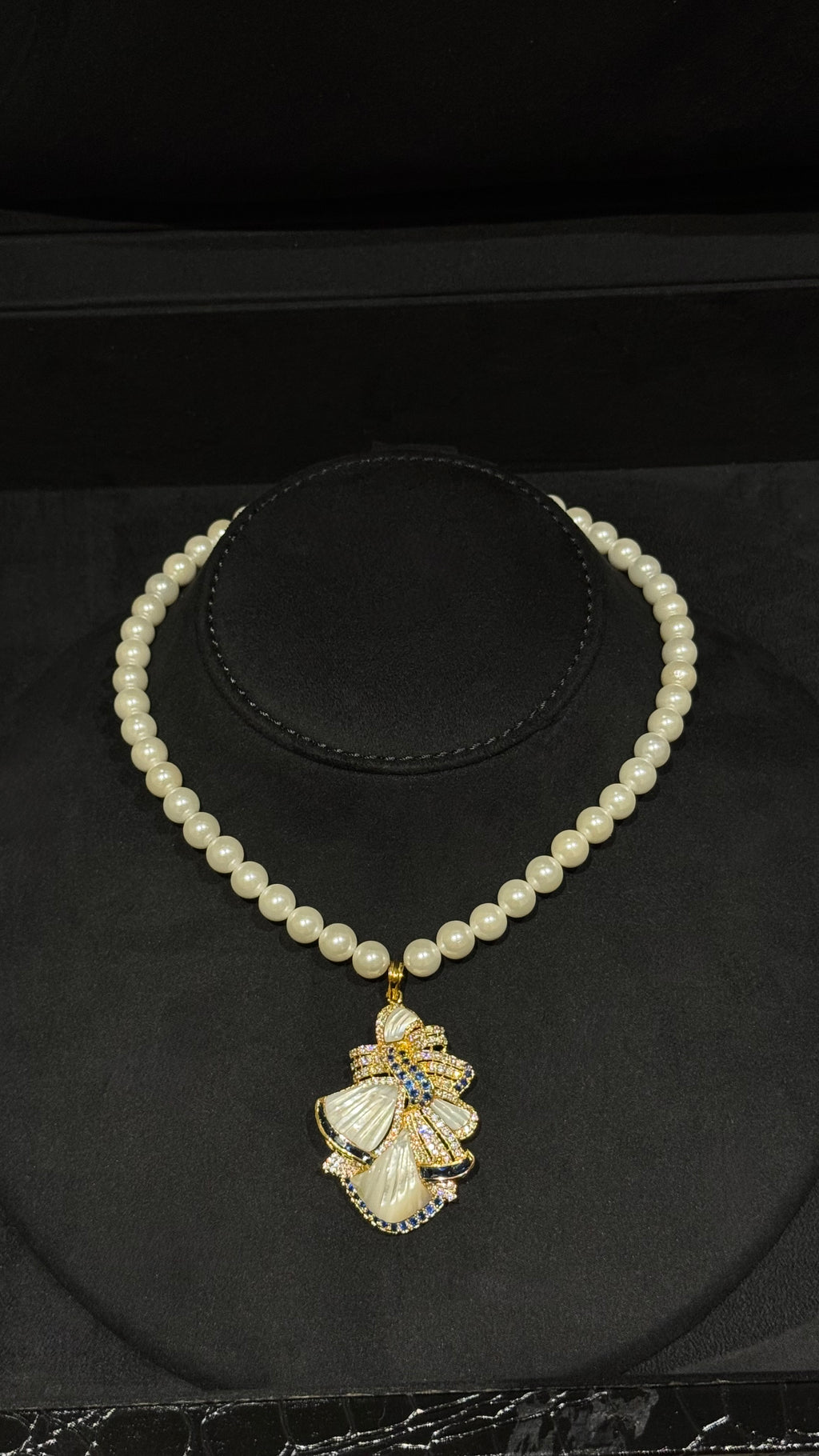 VINTAGE NO.2 | BLUE & SILVER & PEARLS