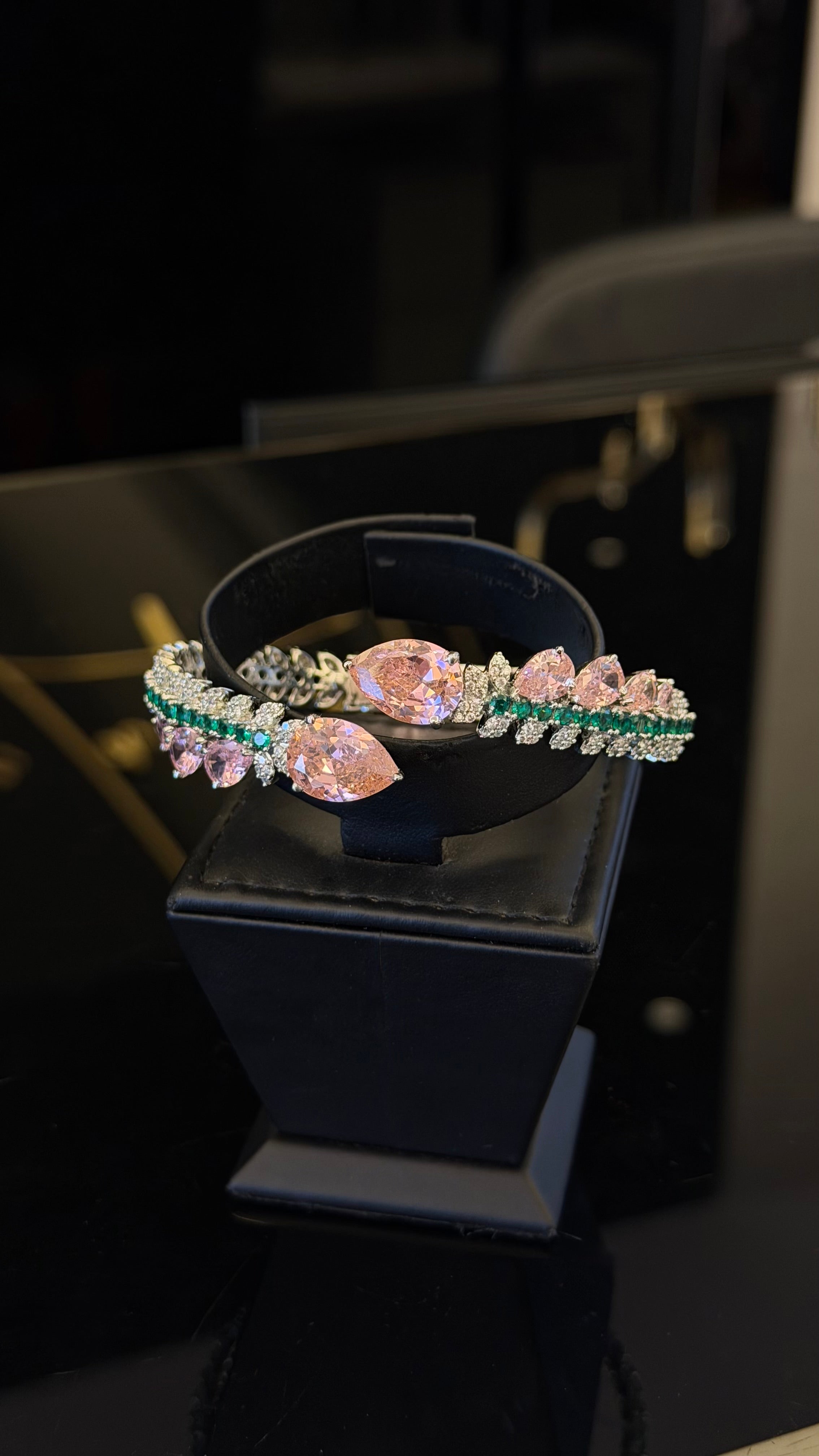 CHOKER ALRUMAILA | PINK & GREEN