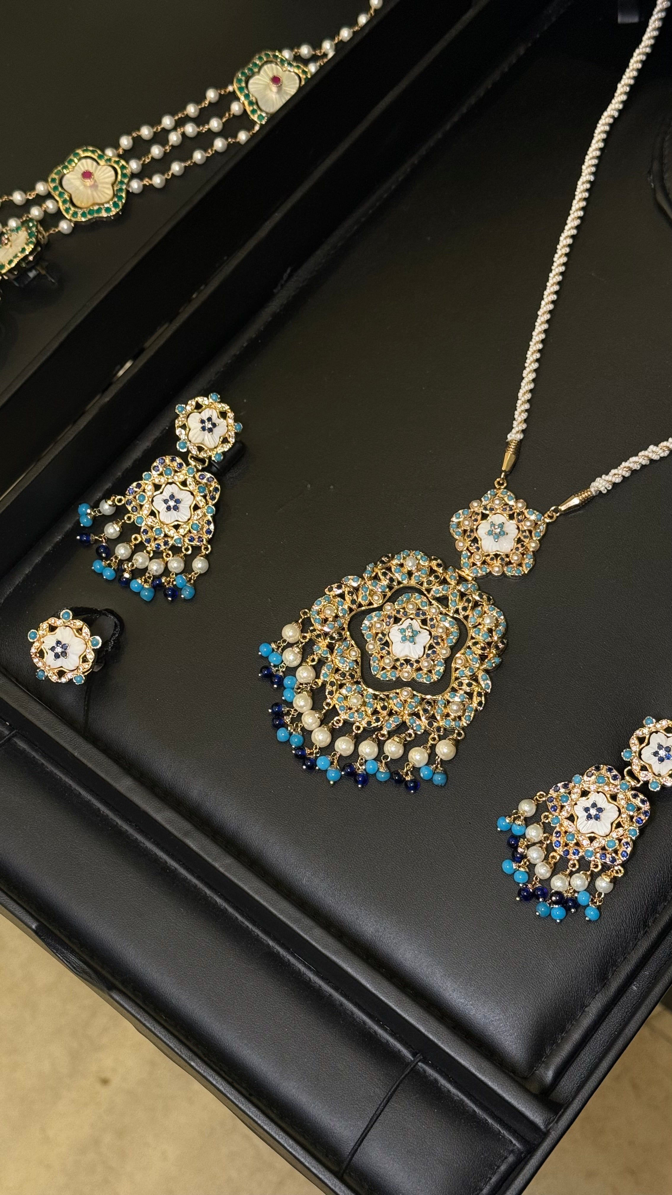 NO.020 (2) | PEARLS & TUR & GOLDEN