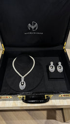 038 | SILVER & PEARLS