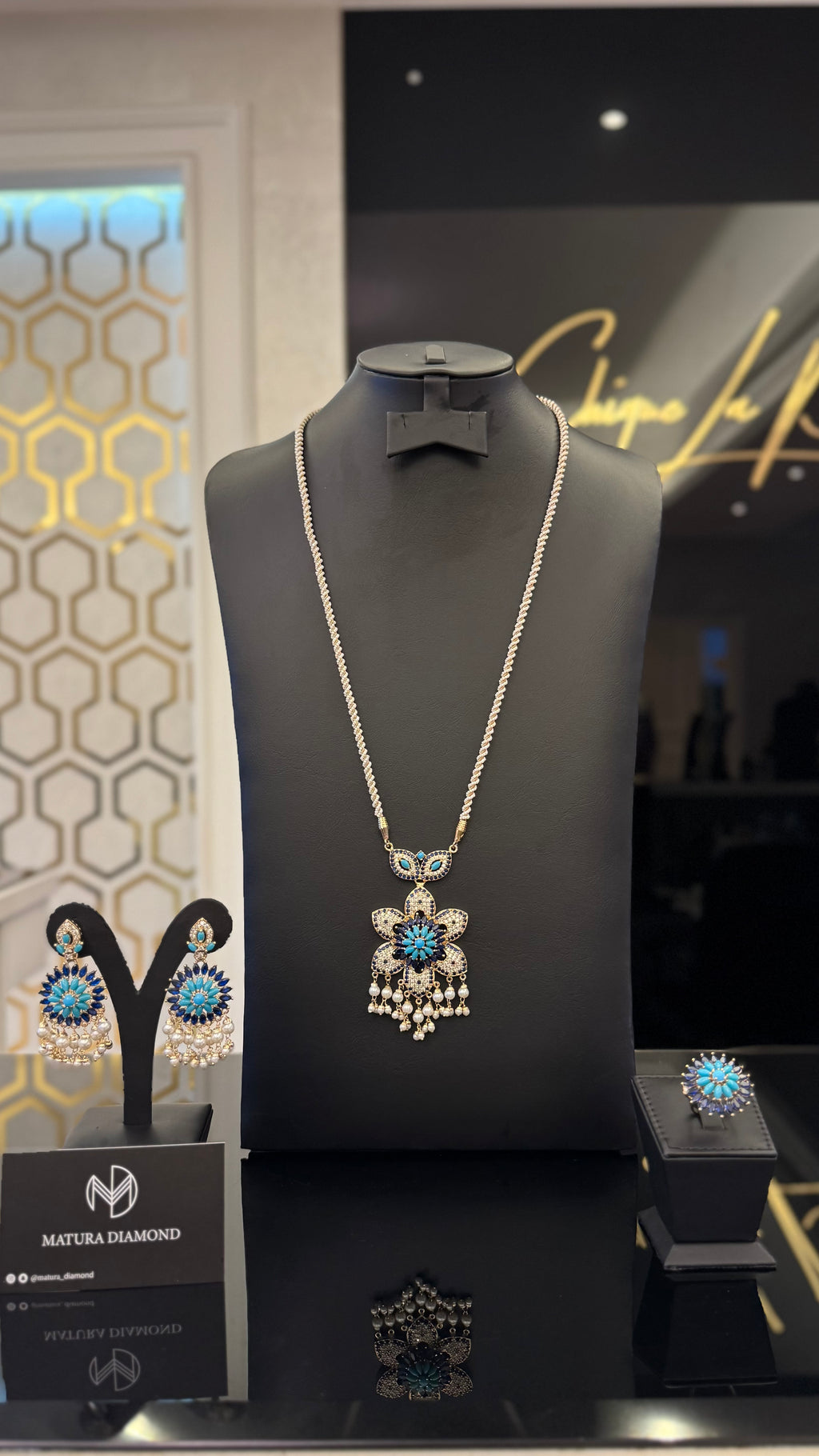 NO.065 | BLUE & FLOWERS