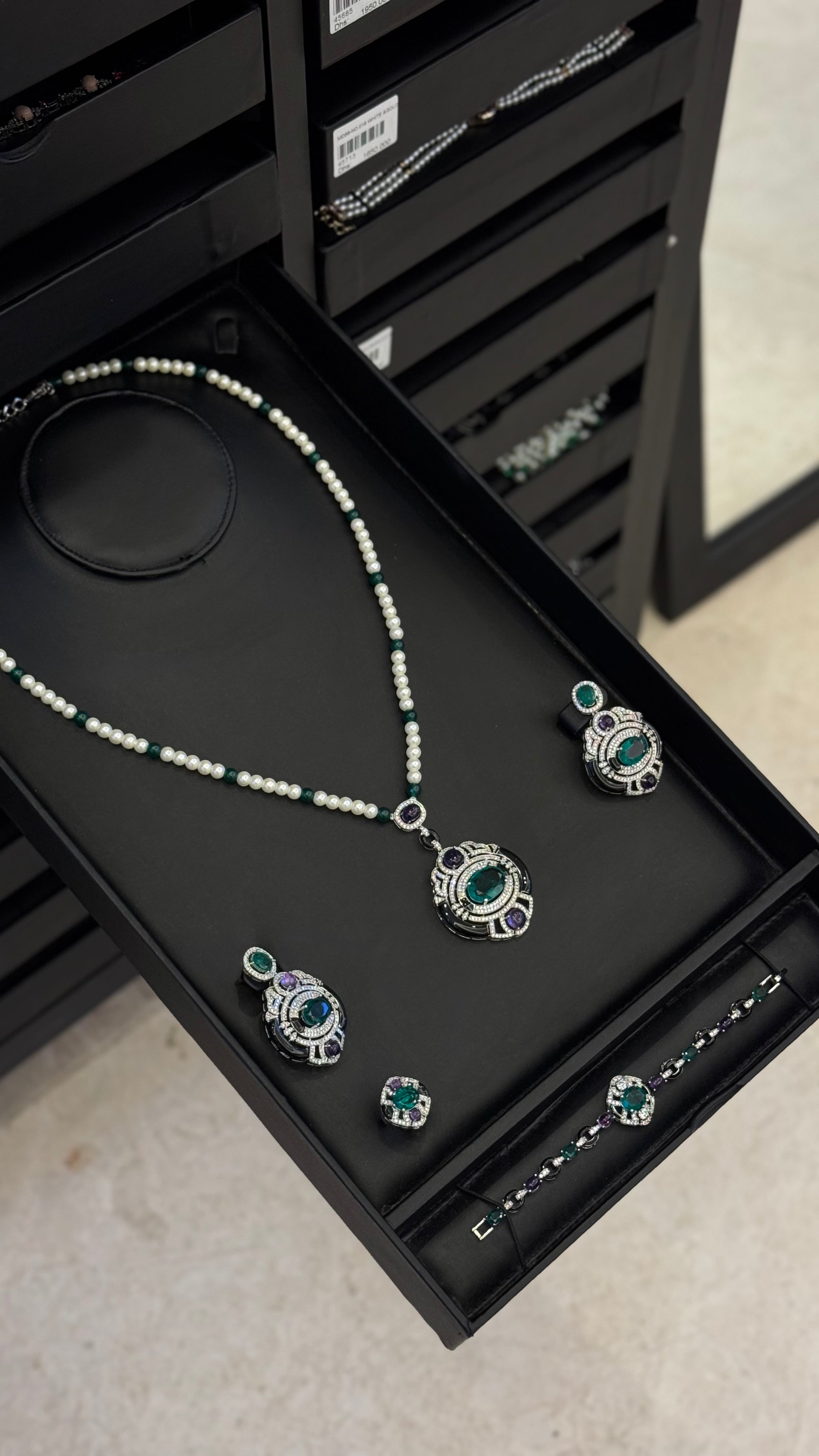ALZAHIA | PEARLS & PURPLE & GREEN