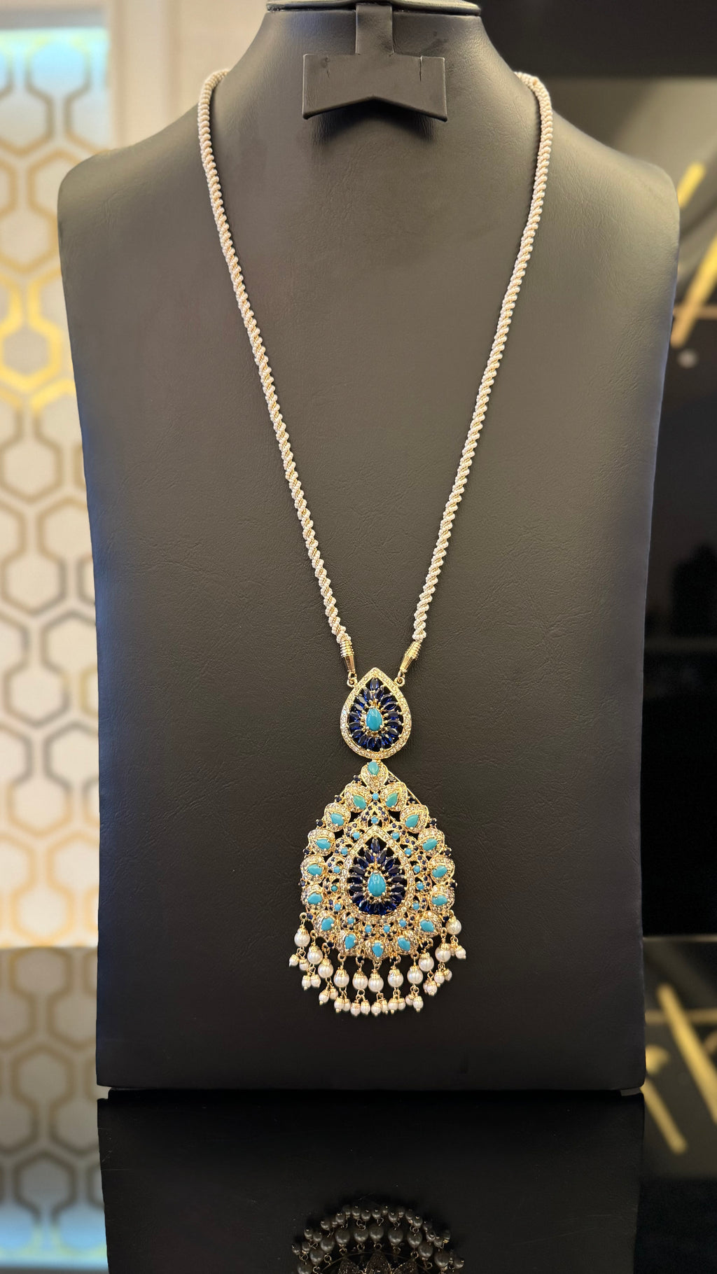 NO.067 | BLUE & TUR