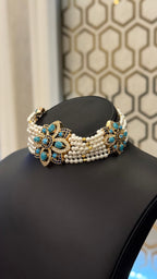NO.071 | BLUE & CHOKER & FLOWERS