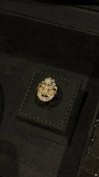 NO.052 | WHITE & PEARLS